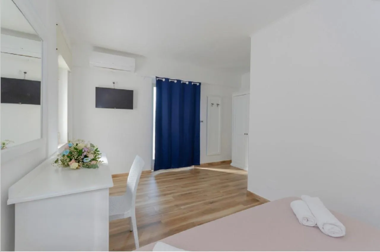 Photo of the whole room, Bed in Hotel Il Melograno