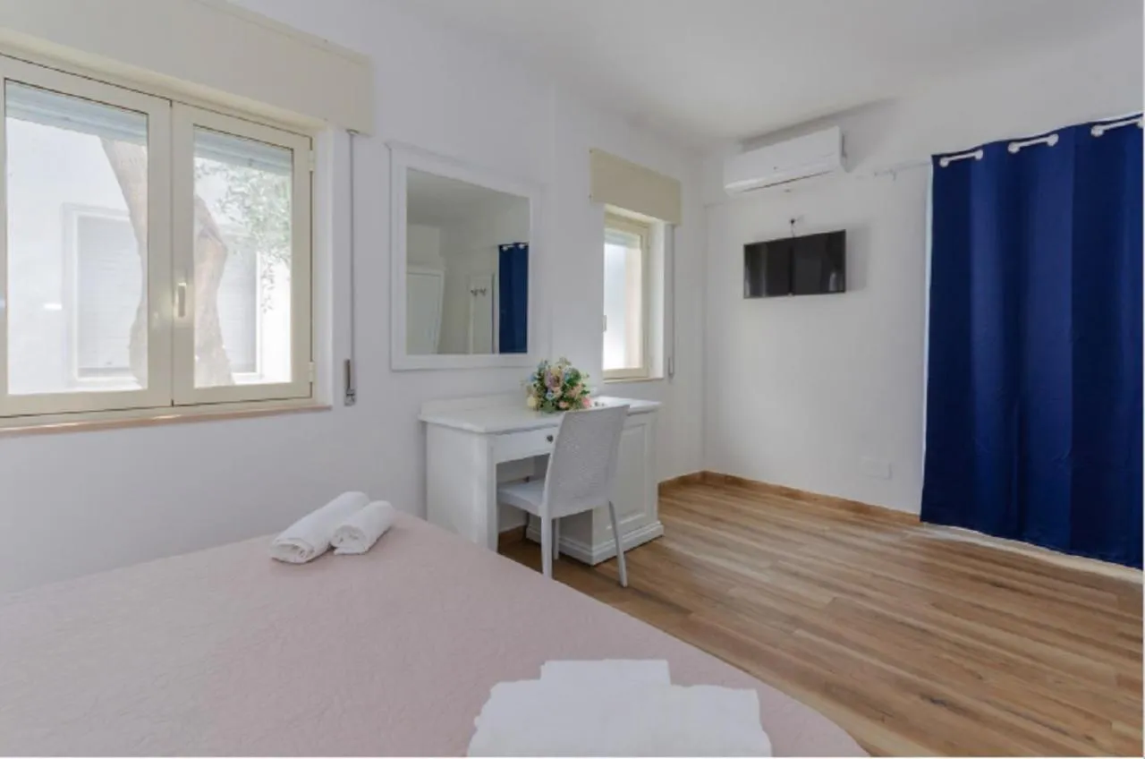 Bedroom, Bed in Hotel Il Melograno