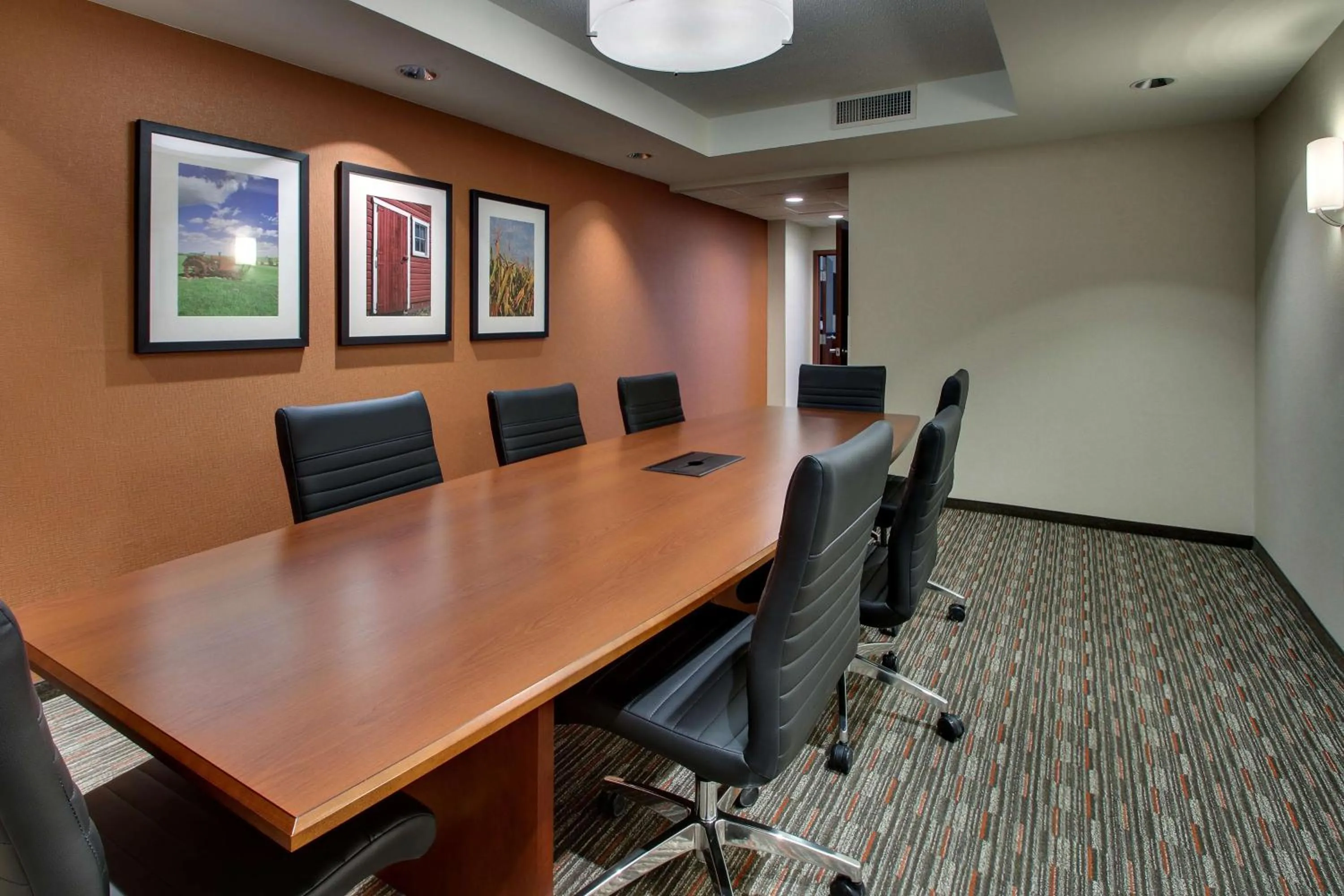 Photo of the whole room in Drury Inn & Suites Iowa City Coralville