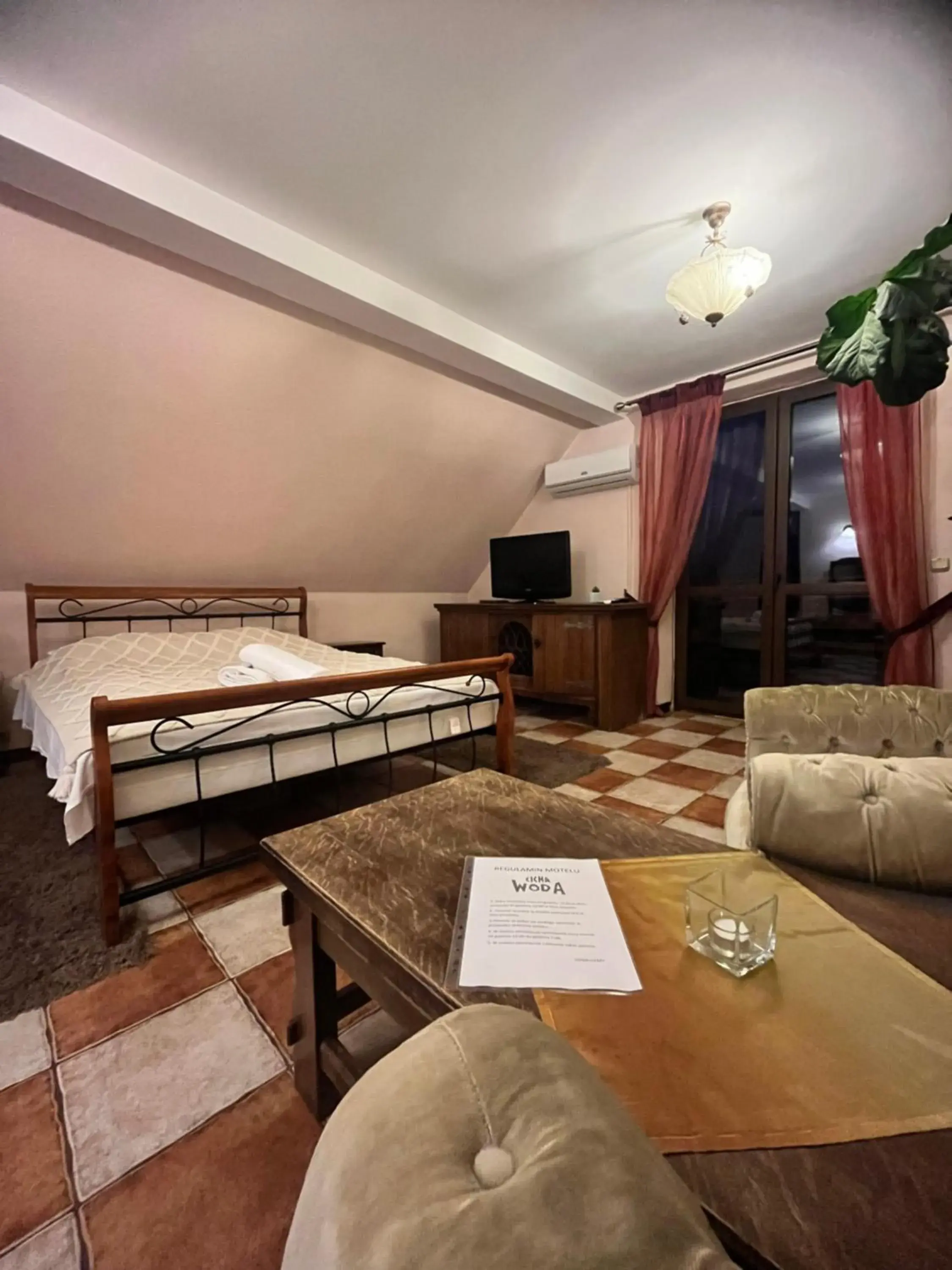 Deluxe Double Room with Balcony in Zajazd Cicha Woda Deluxe Double Room with Balcony in Zajazd Cicha Woda