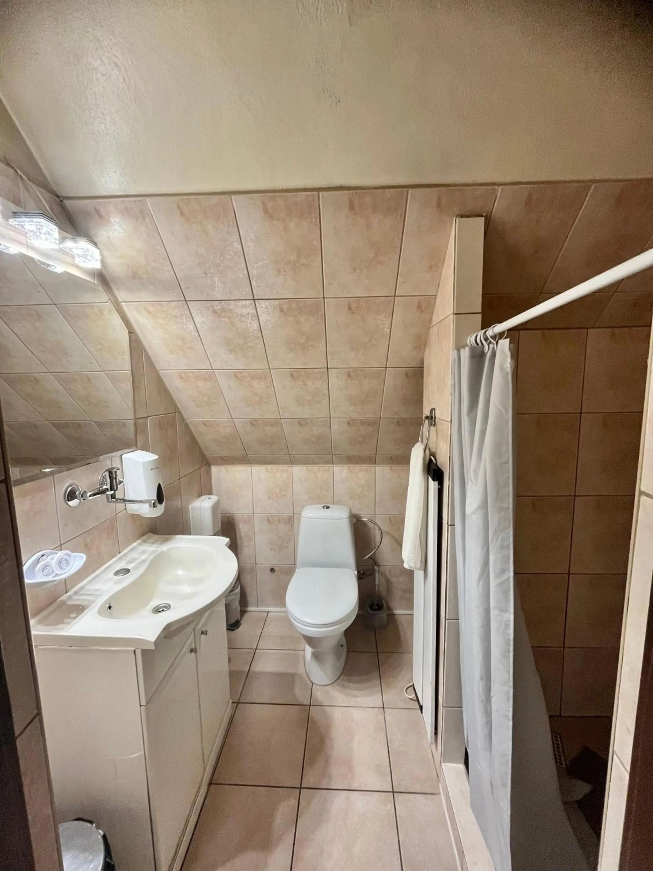 Shower in Zajazd Cicha Woda