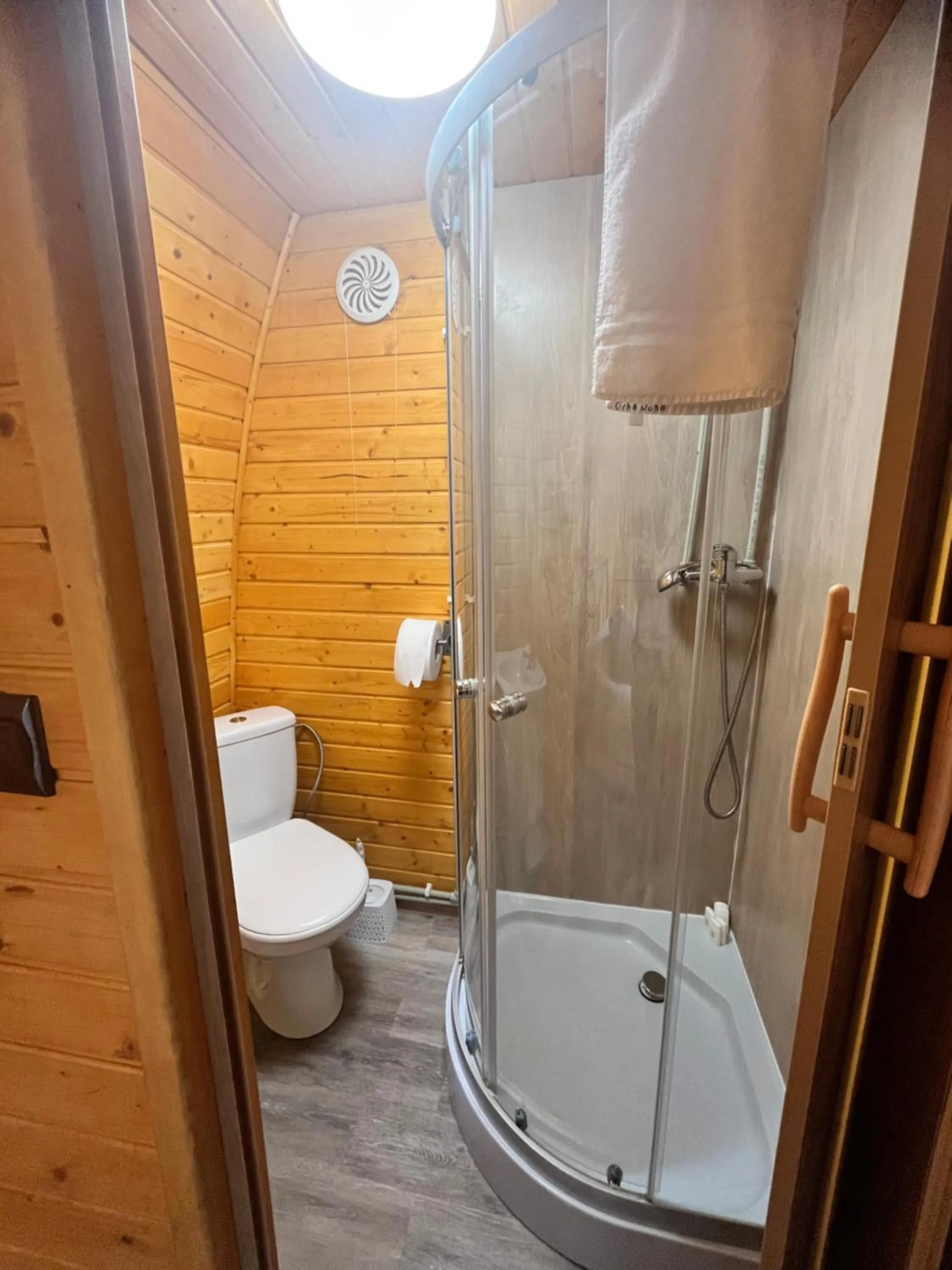 Shower in Zajazd Cicha Woda