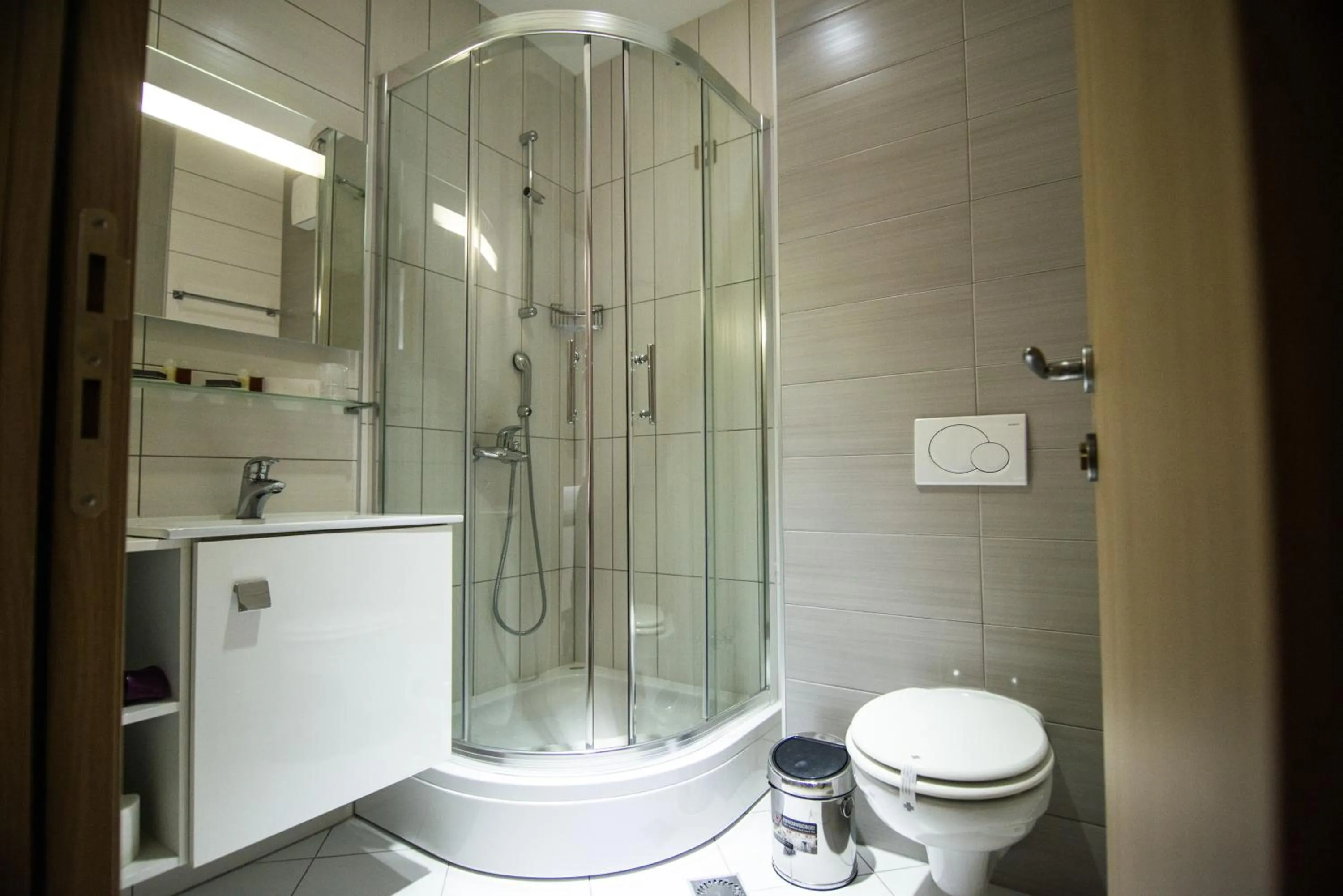 Shower in Hotel Herceg