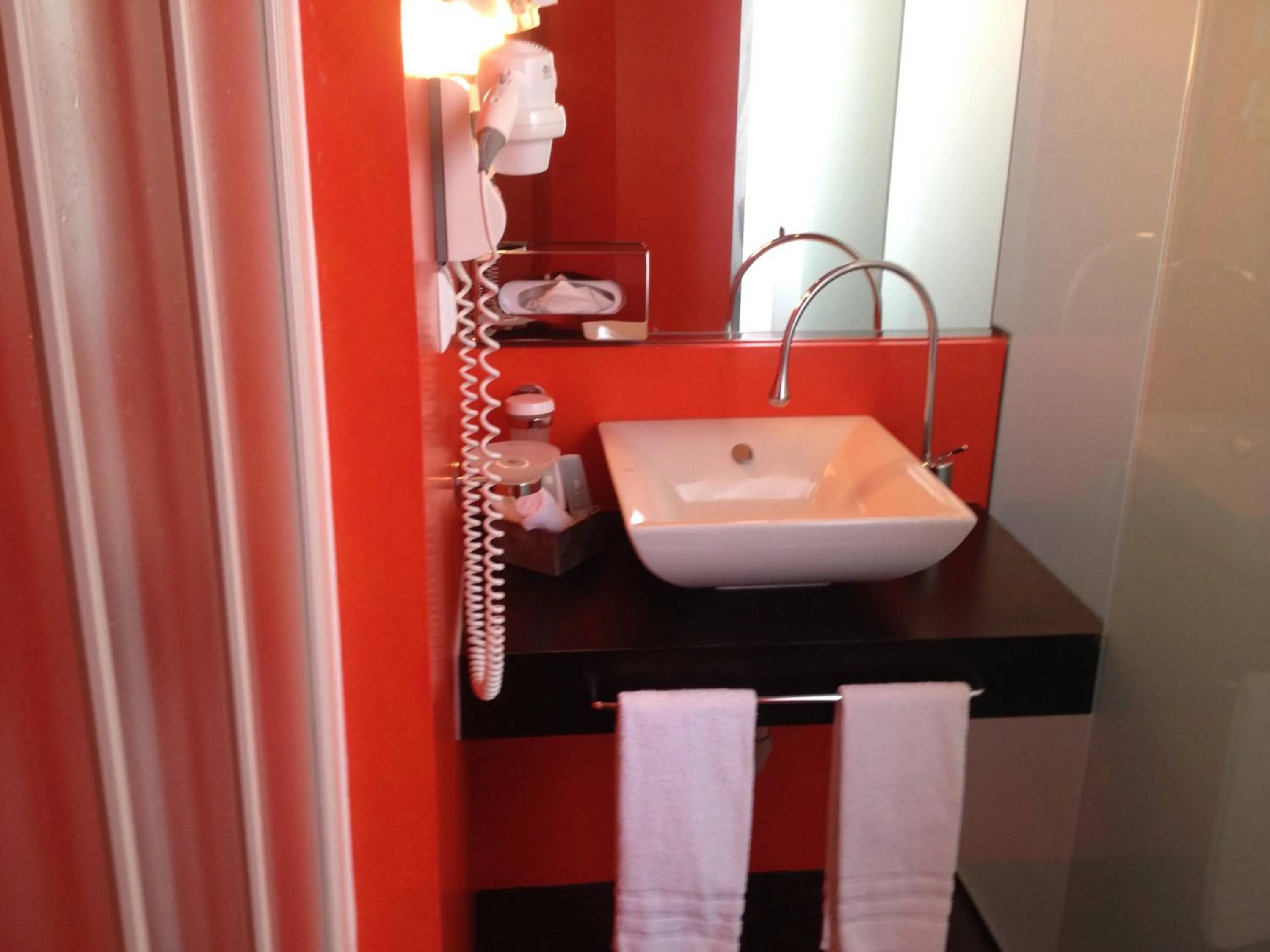 Bathroom in La Rinascente Locarno - Historic Center - Suites & Rooms - Easy Self Check-In