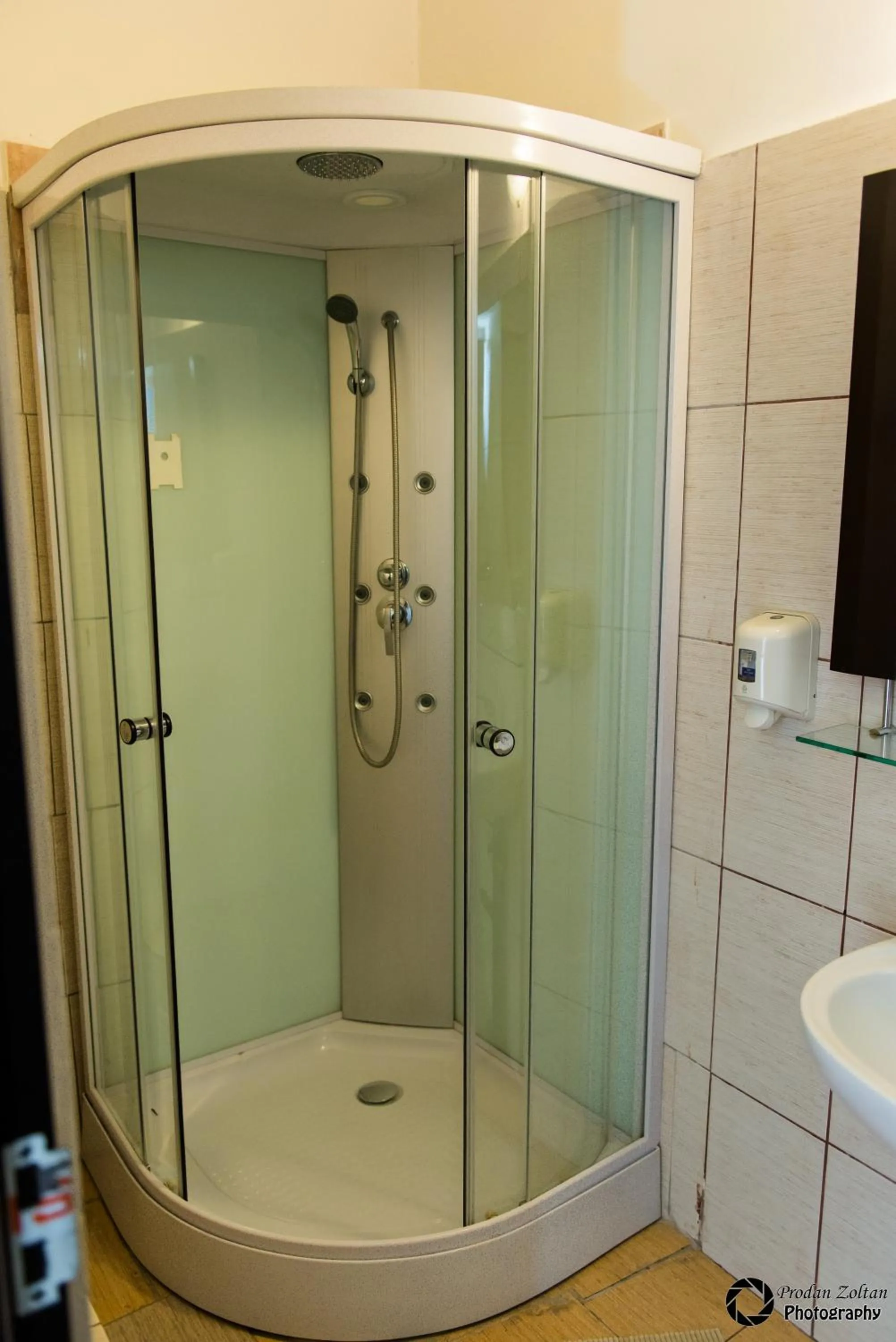 Bathroom in Pensiunea Schwartz