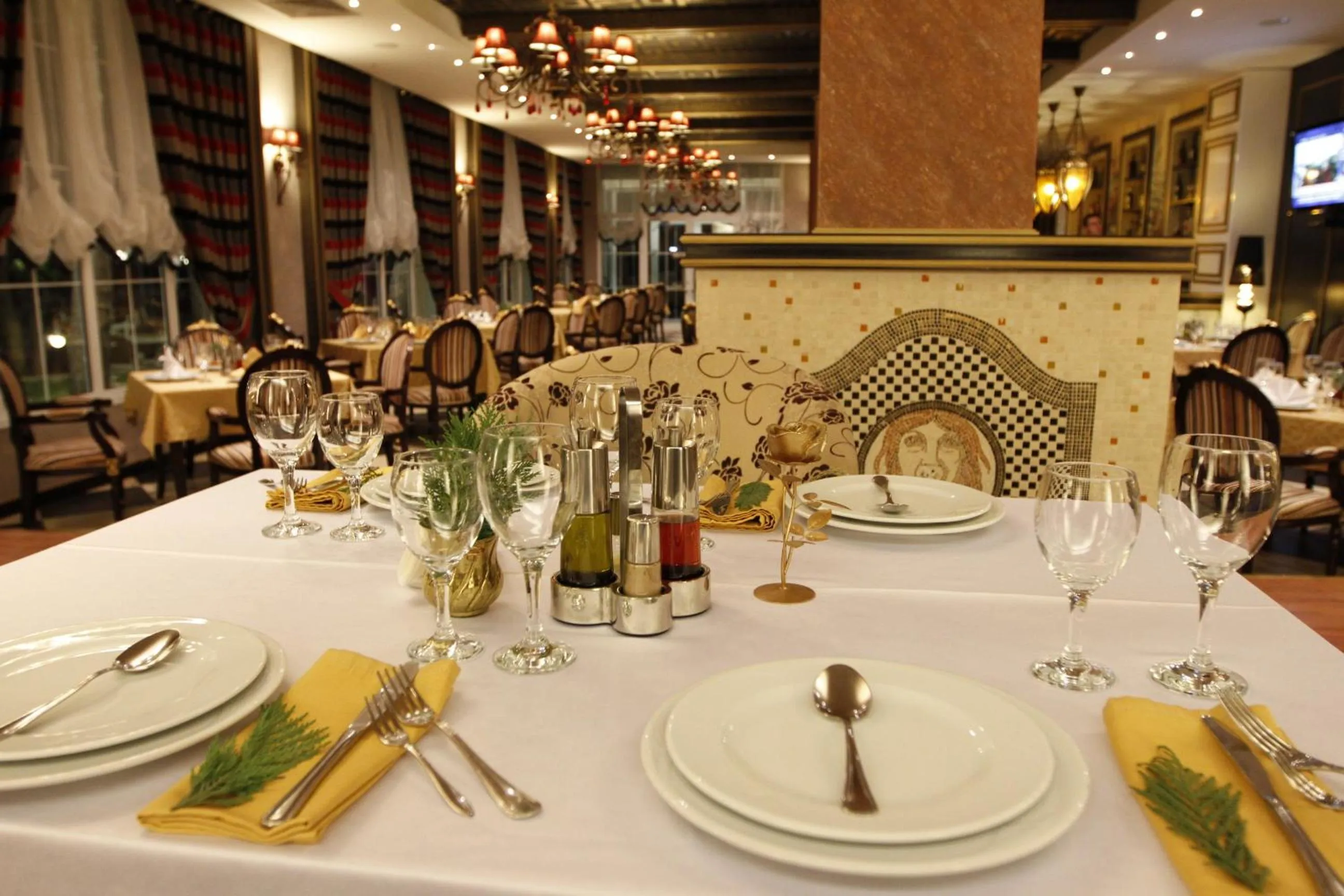 Restaurant/places to eat in Bel Conti Hotel