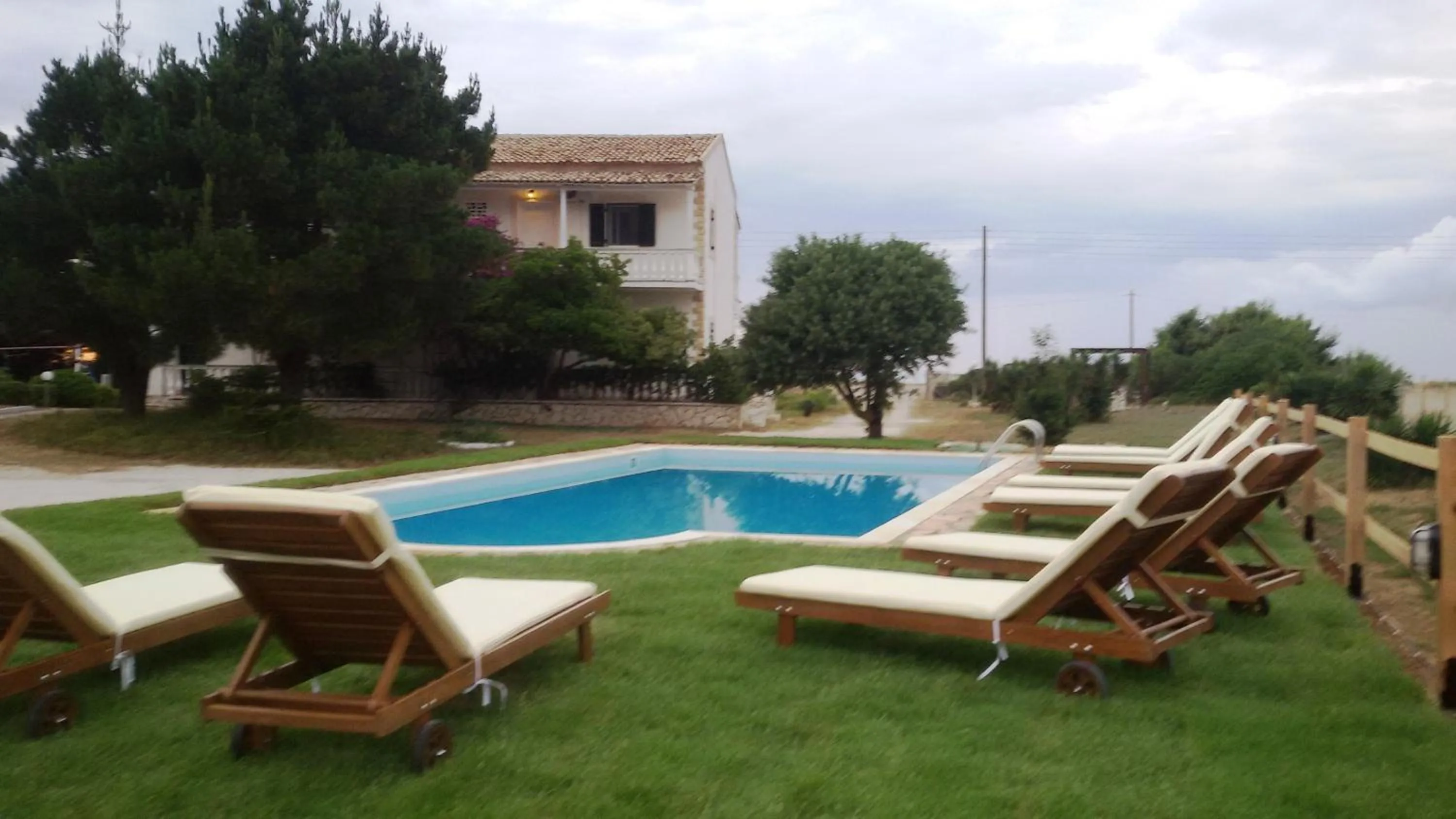 Elli Beach Apartments and Studios