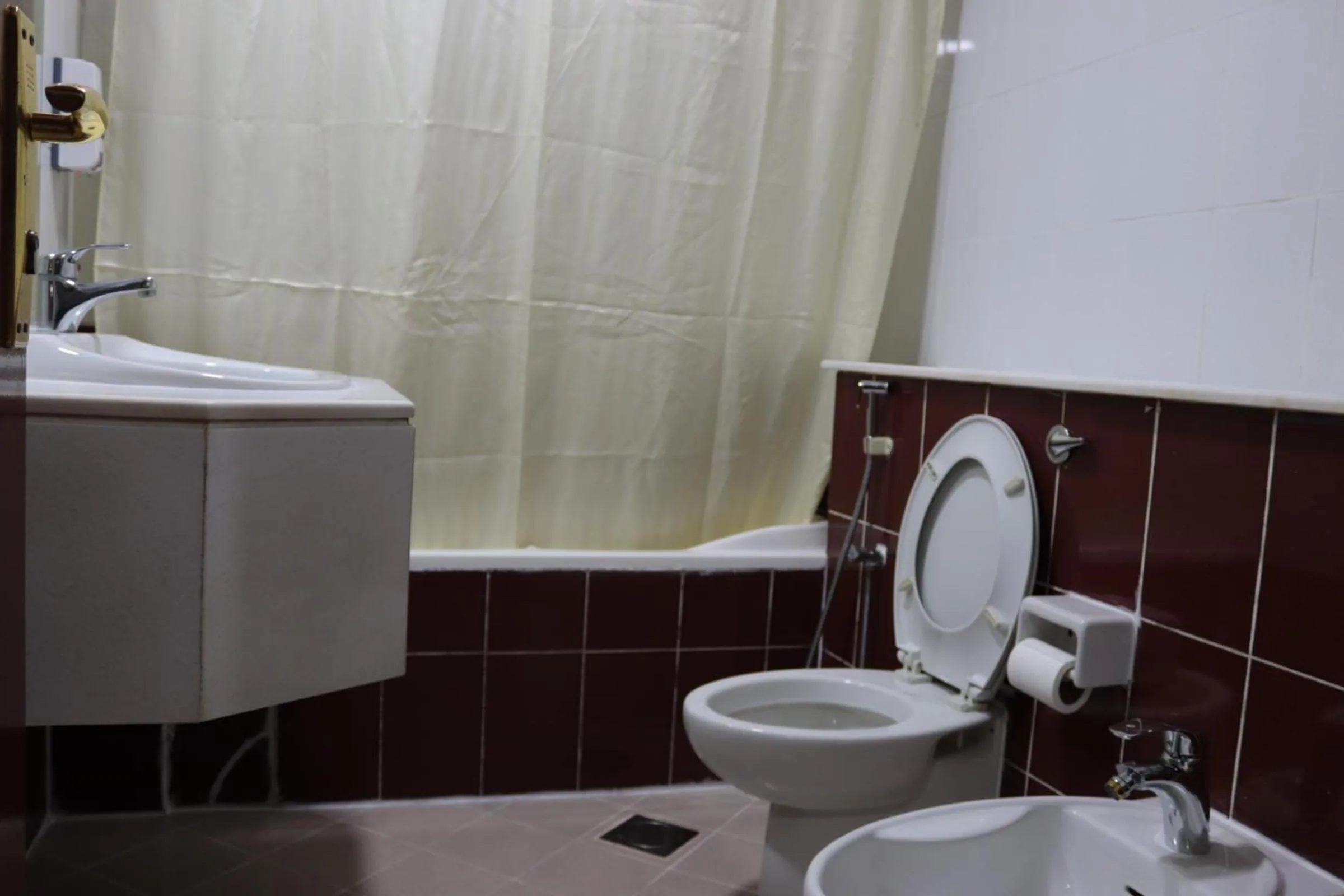 Property building in Al Zahabiya Hotel Apartments