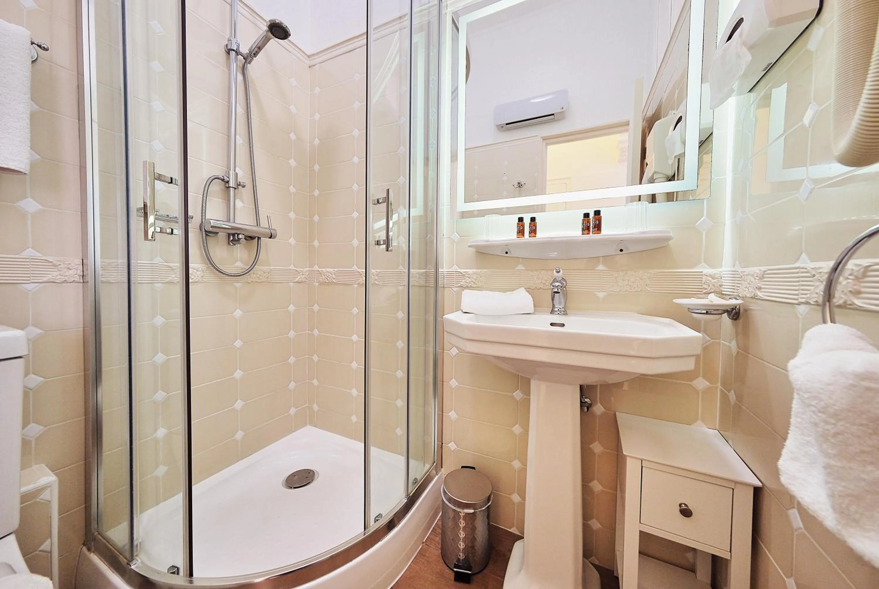 Shower in Le Magnolia