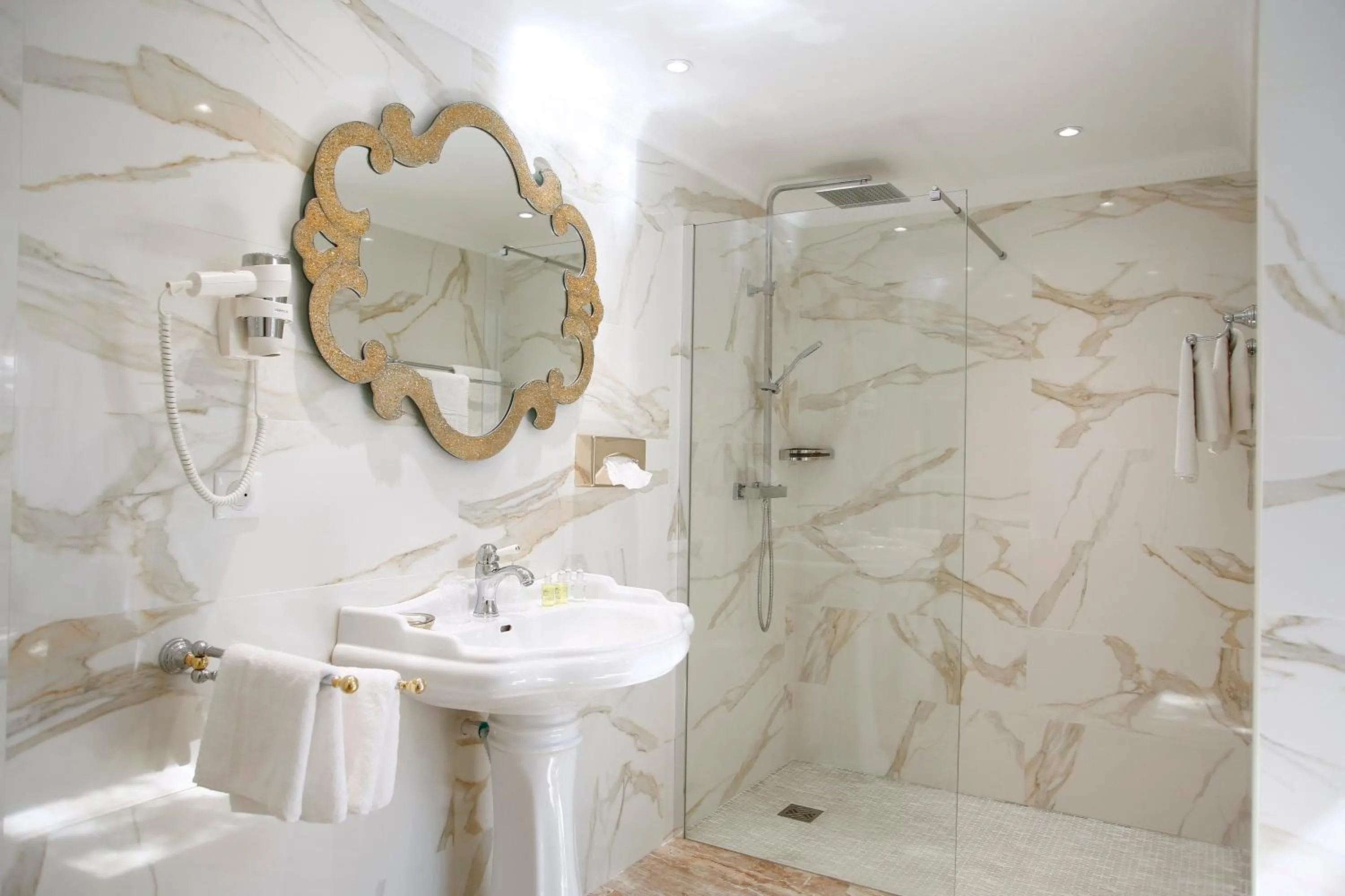 Shower in Le Magnolia