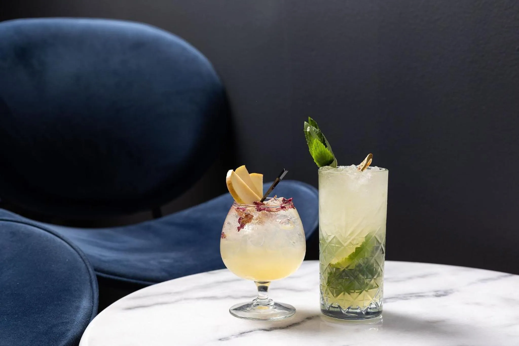 Lounge or bar in Crowne Plaza Canberra by IHG