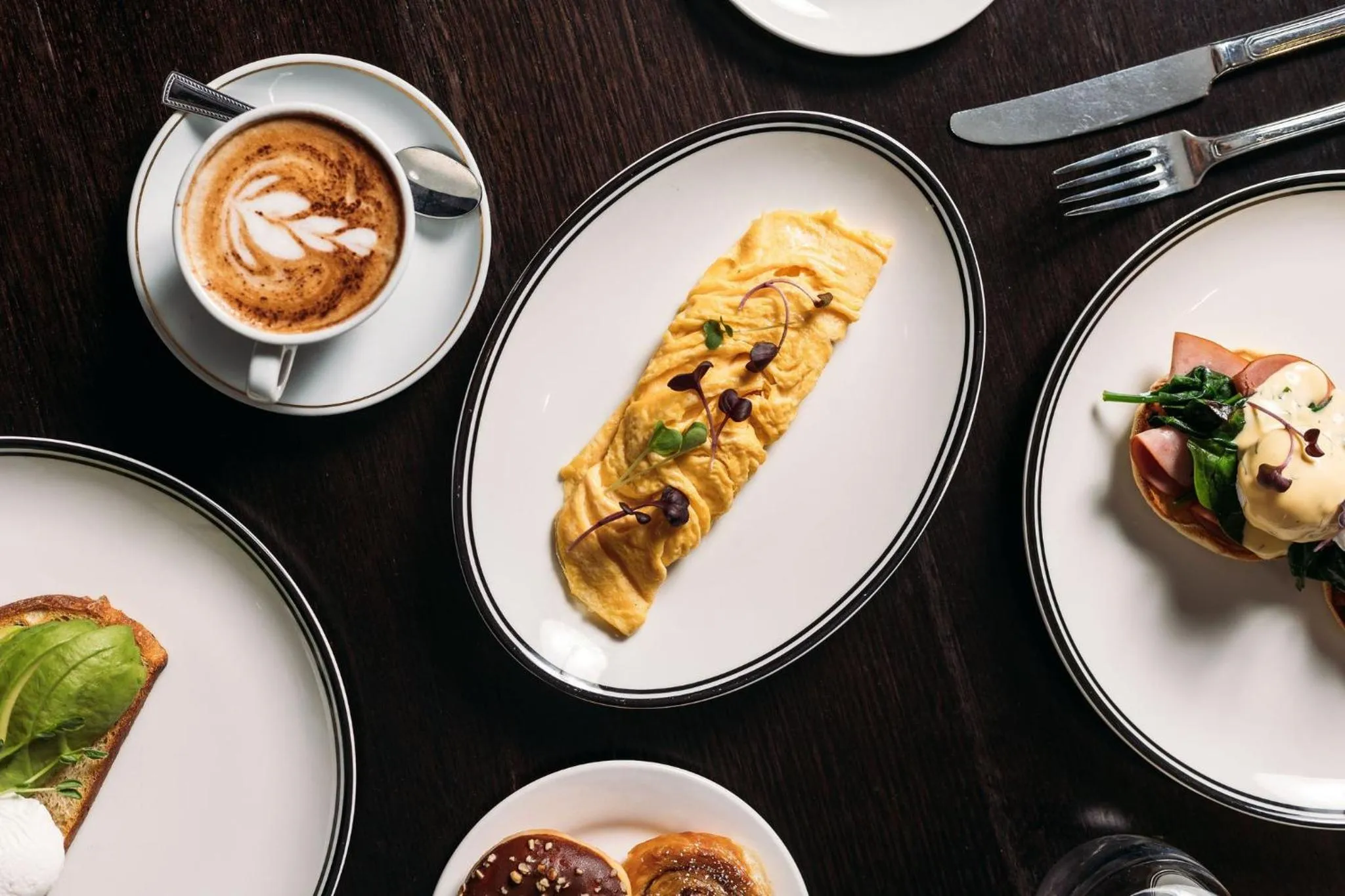 Restaurant/places to eat in Crowne Plaza Canberra by IHG