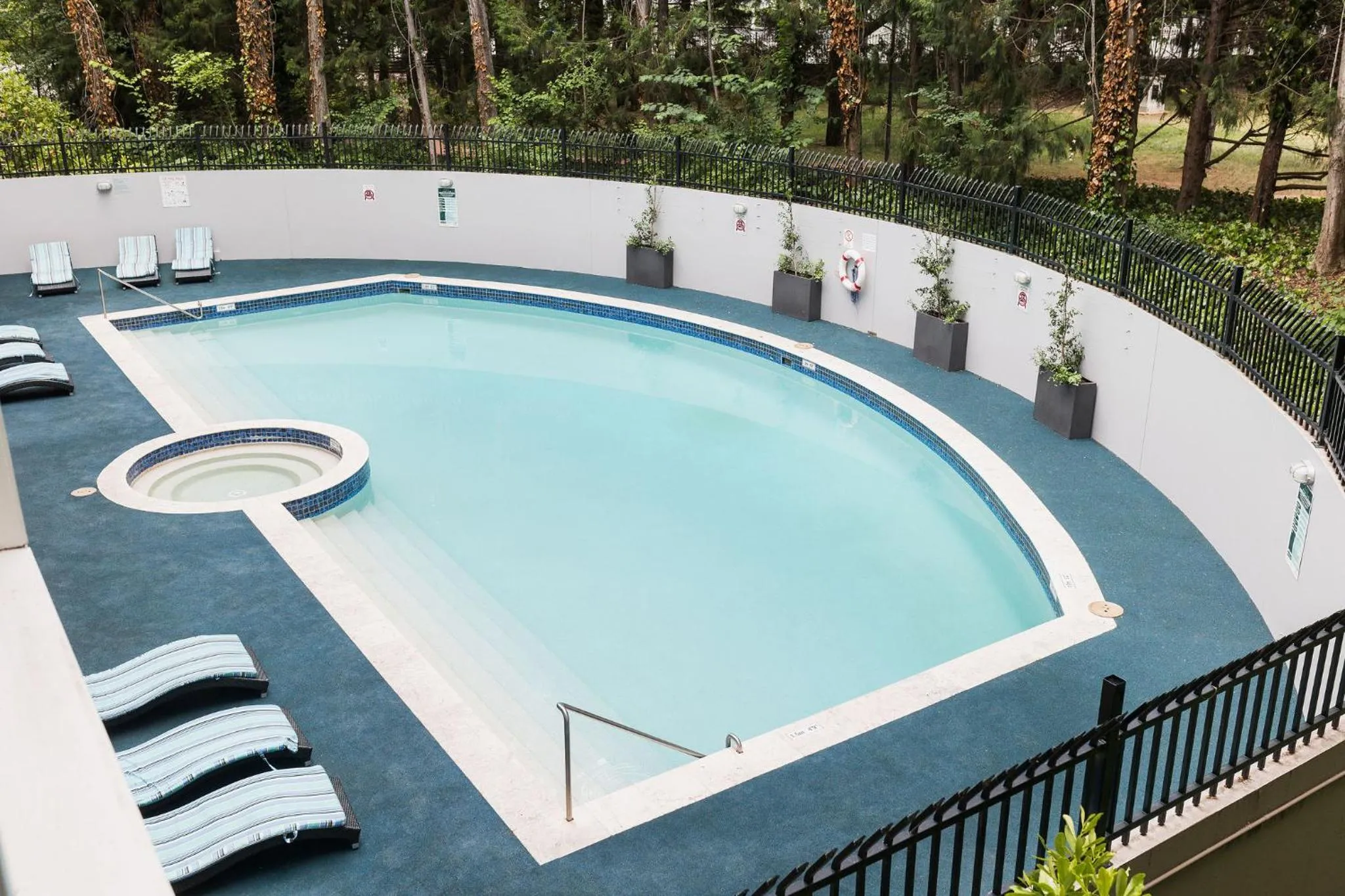 Swimming pool in Crowne Plaza Canberra by IHG