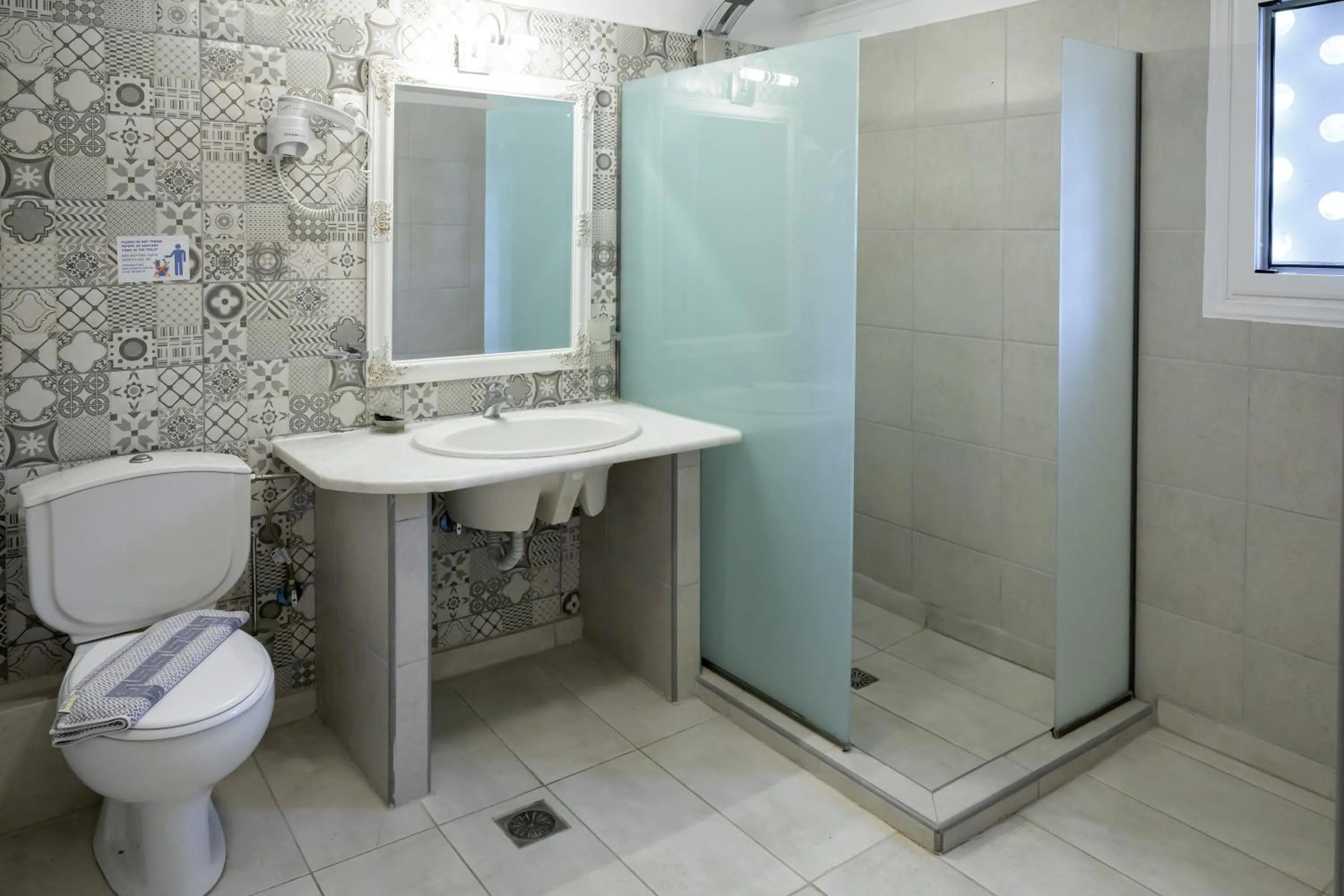 Rouda Bay Beach Hotel