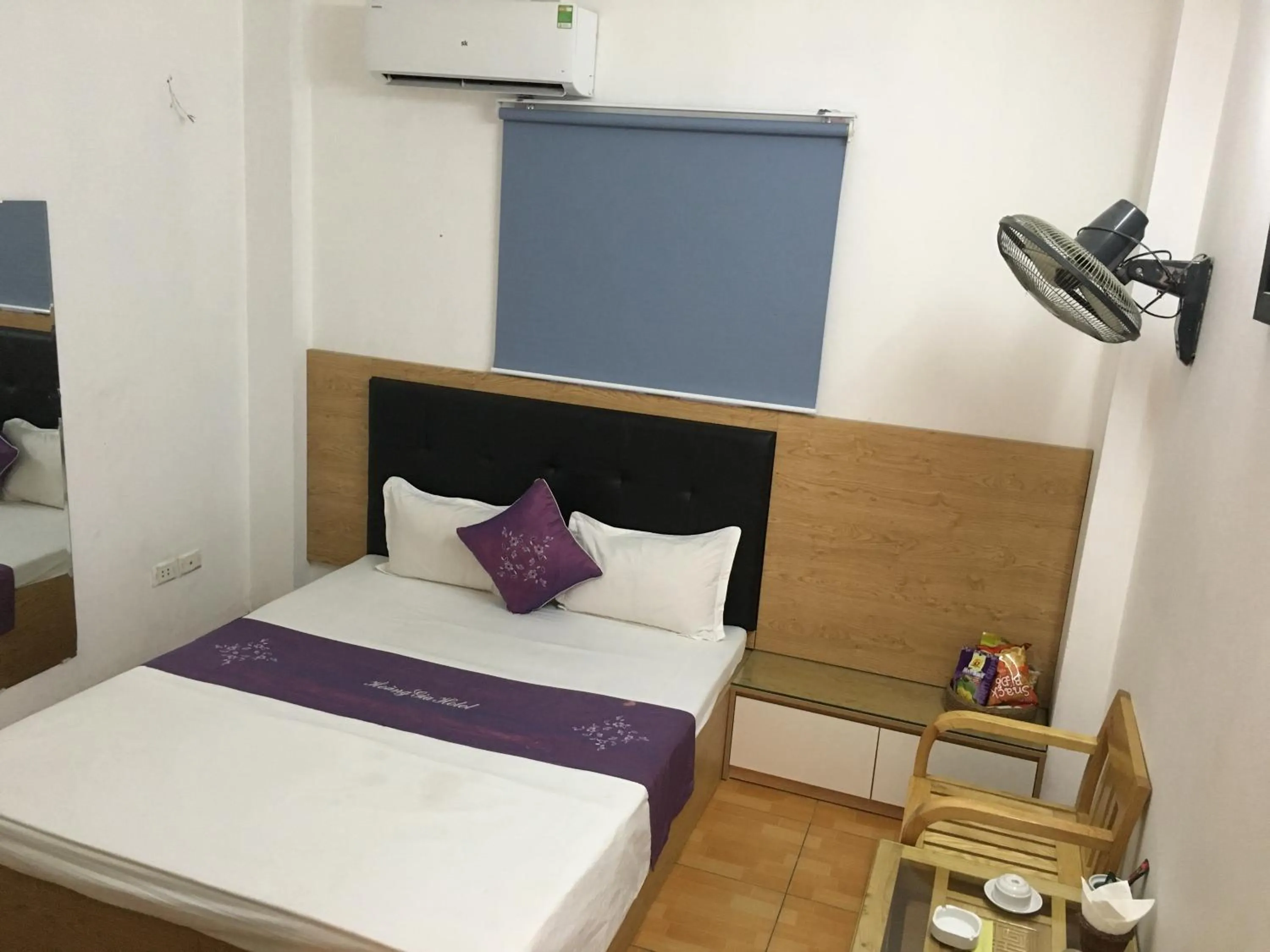 Bedroom, Bed in Hotel Hoang Gia