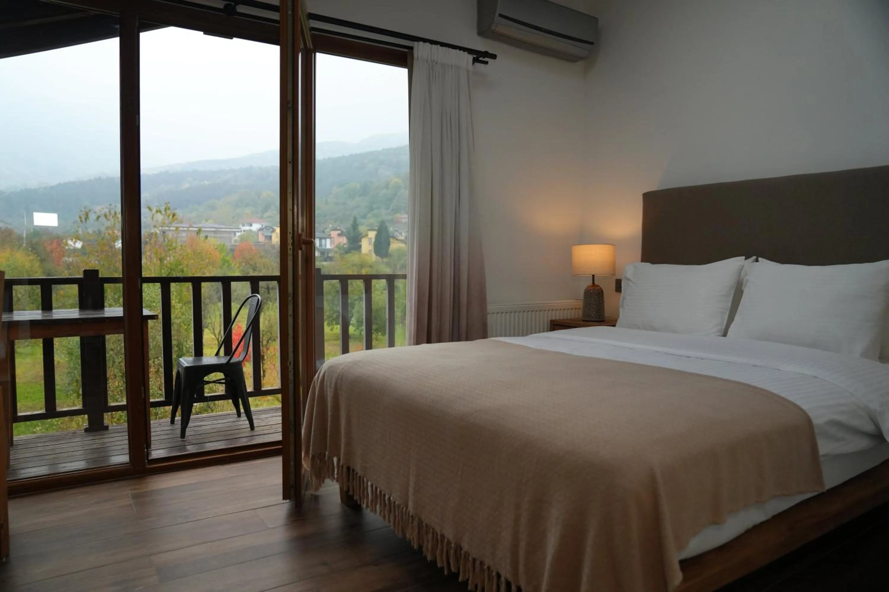 View (from property/room), Bed in Cevizdibi Hotel