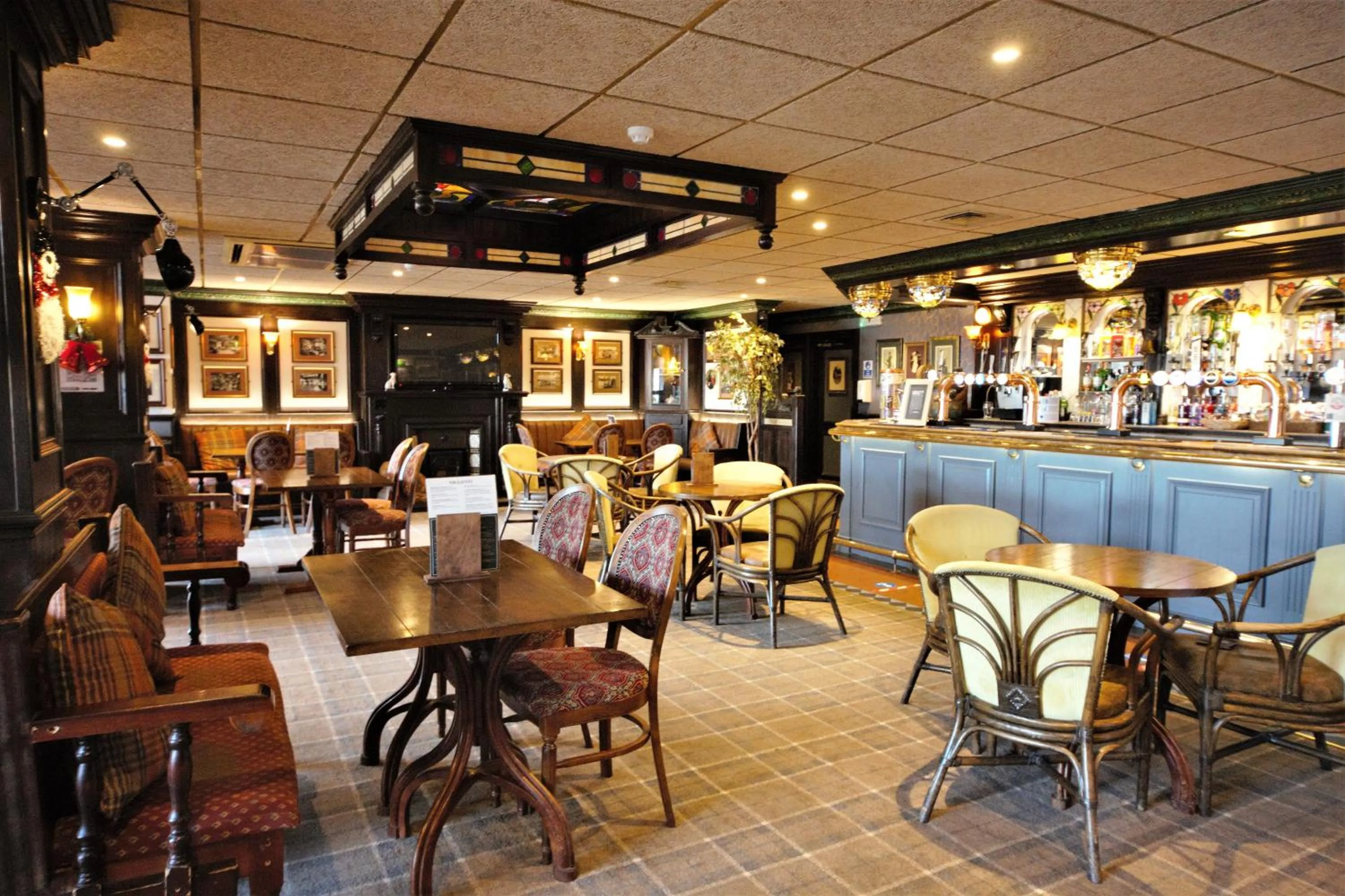 Restaurant/places to eat in Highfield Hotel