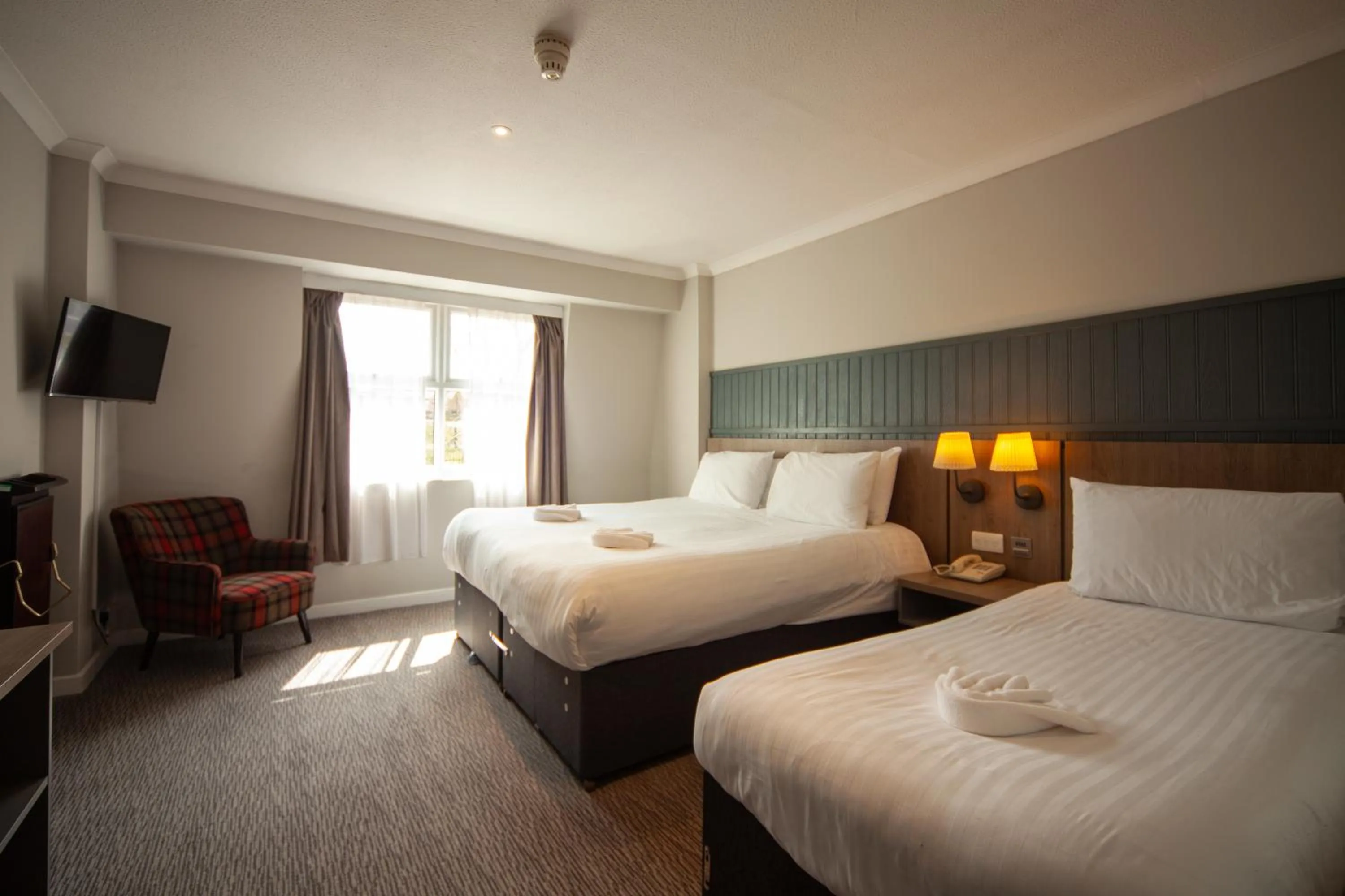 Bedroom, Bed in Highfield Hotel