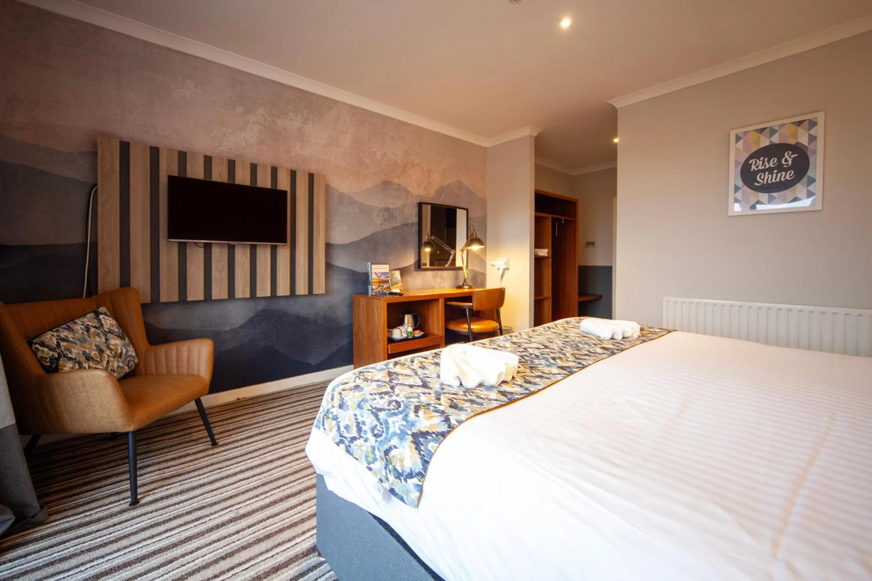 Bedroom, Bed in Highfield Hotel