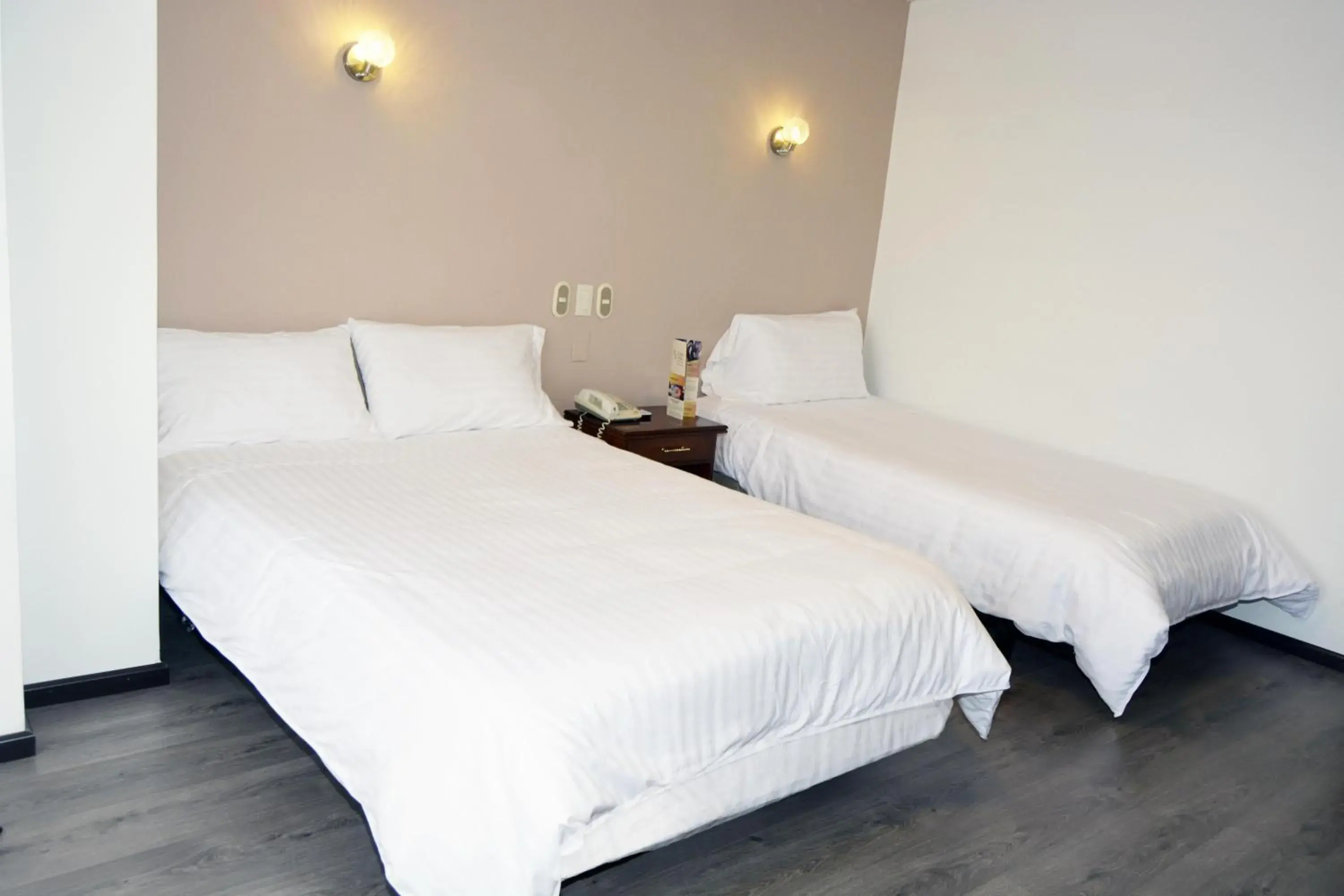 Standard Double Room in Hotel Italia Cuenca - Tranvia Centro & Aeropuerto Standard Double Room in Hotel Italia Cuenca - Tranvia Centro & Aeropuerto