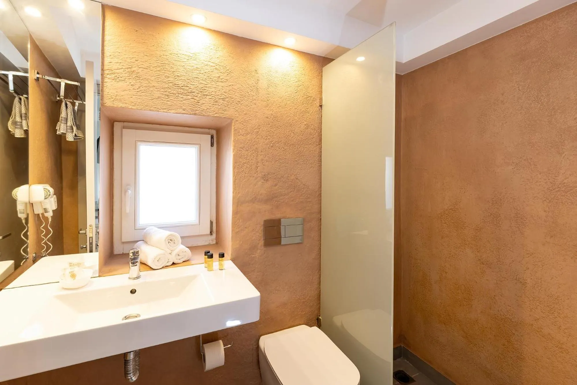 Bathroom in Achilleas Pension