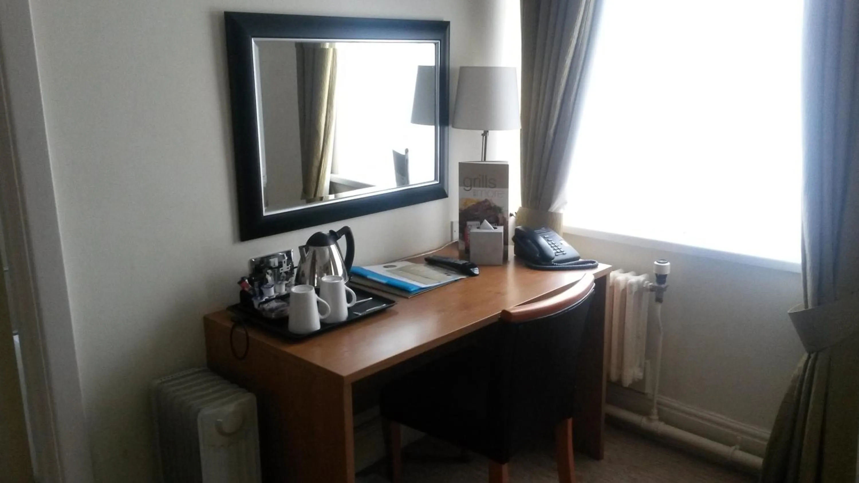 Coffee/tea facilities in The Twelve Knights