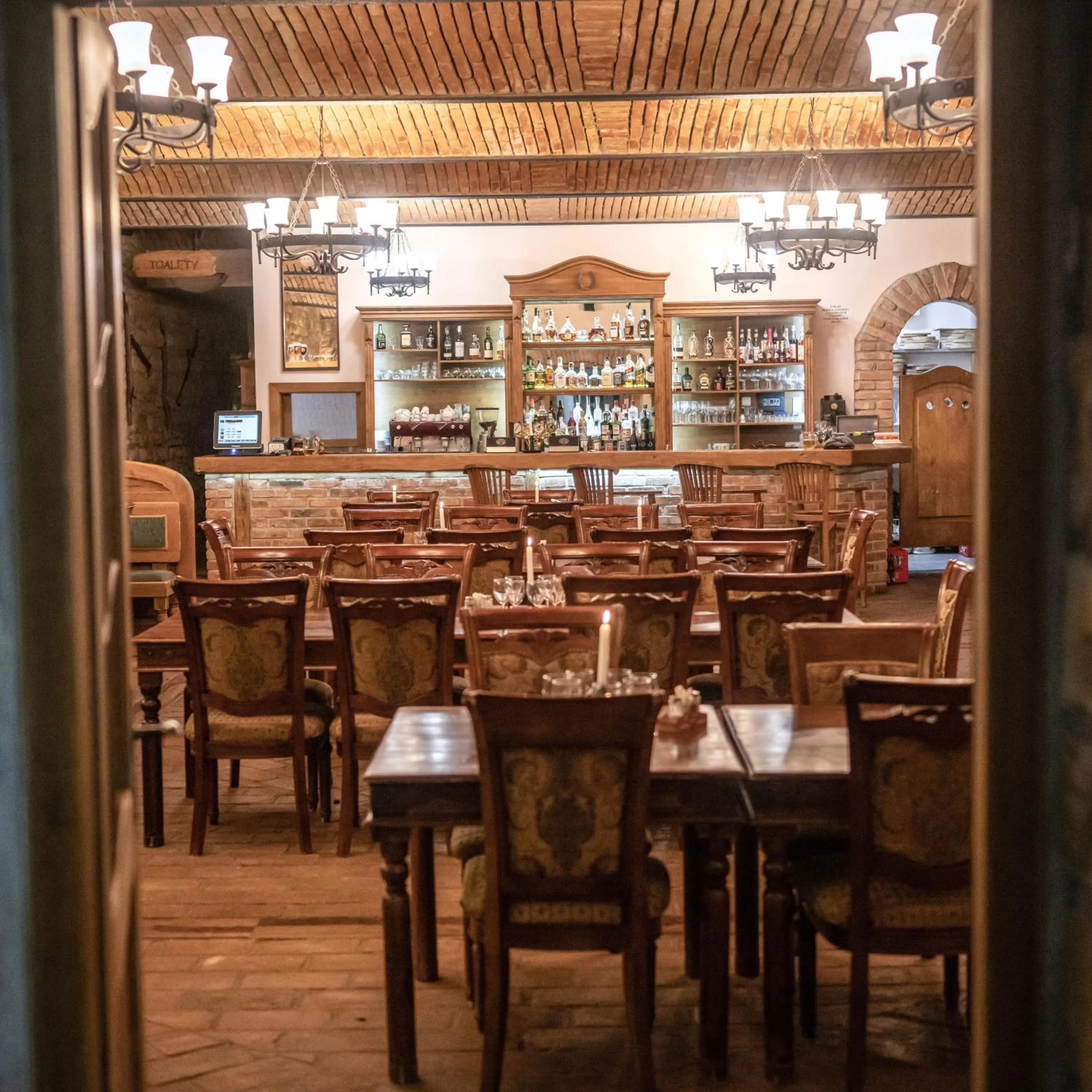 Restaurant/places to eat in Hotel Lony