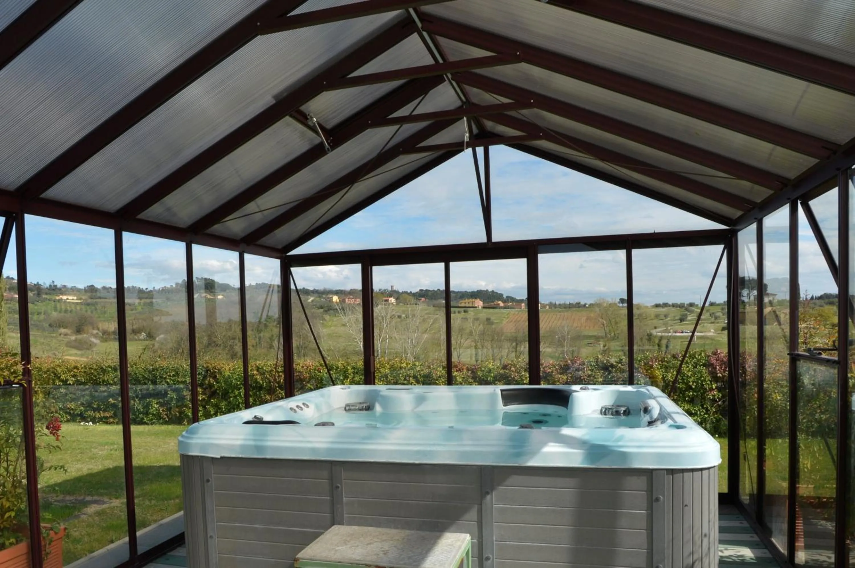Hot Tub in Agriturismo Corte Benedetto