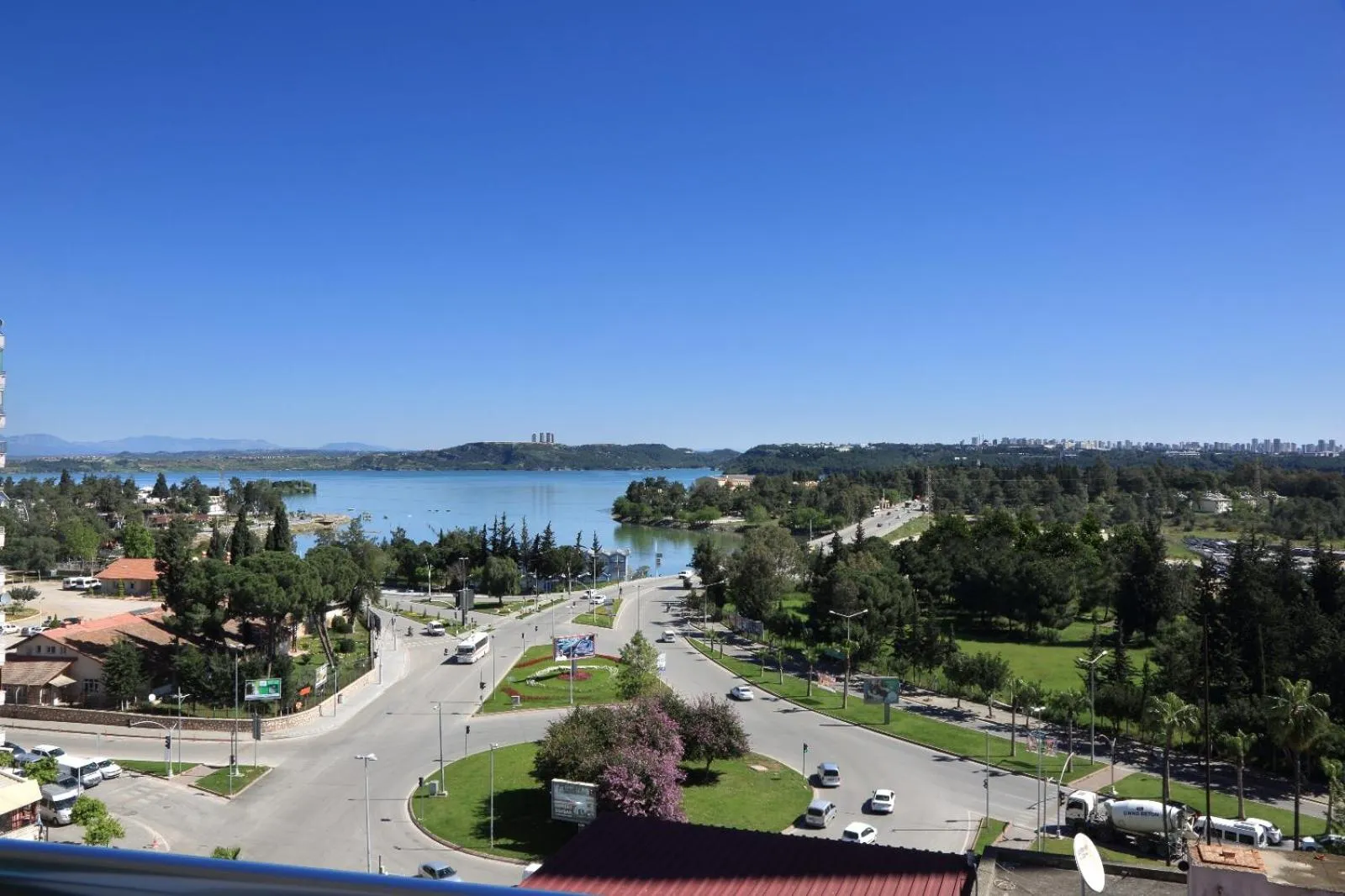 Restaurant/places to eat in Masel Hotel