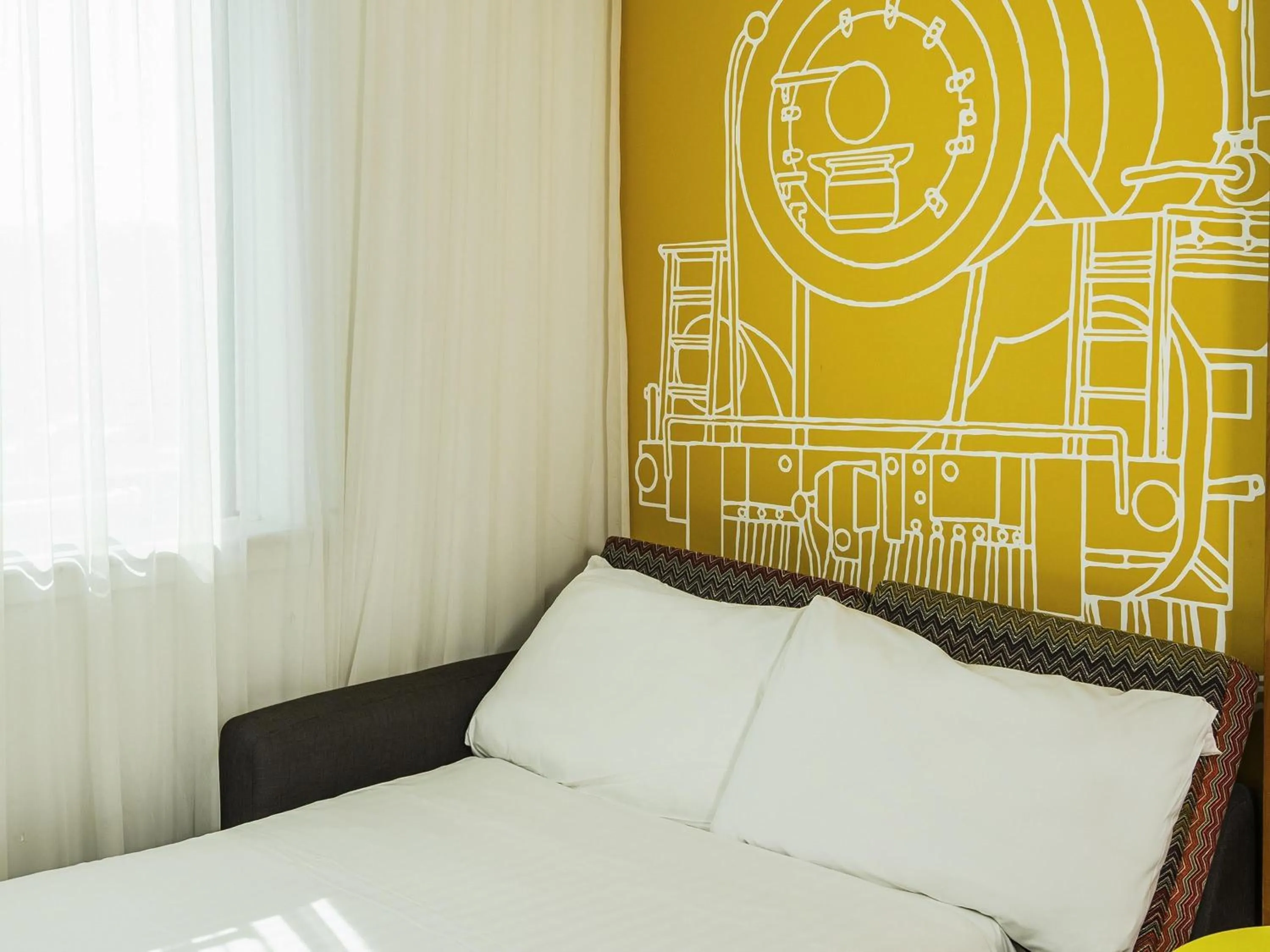 Bedroom, Bed in ibis Styles Crewe