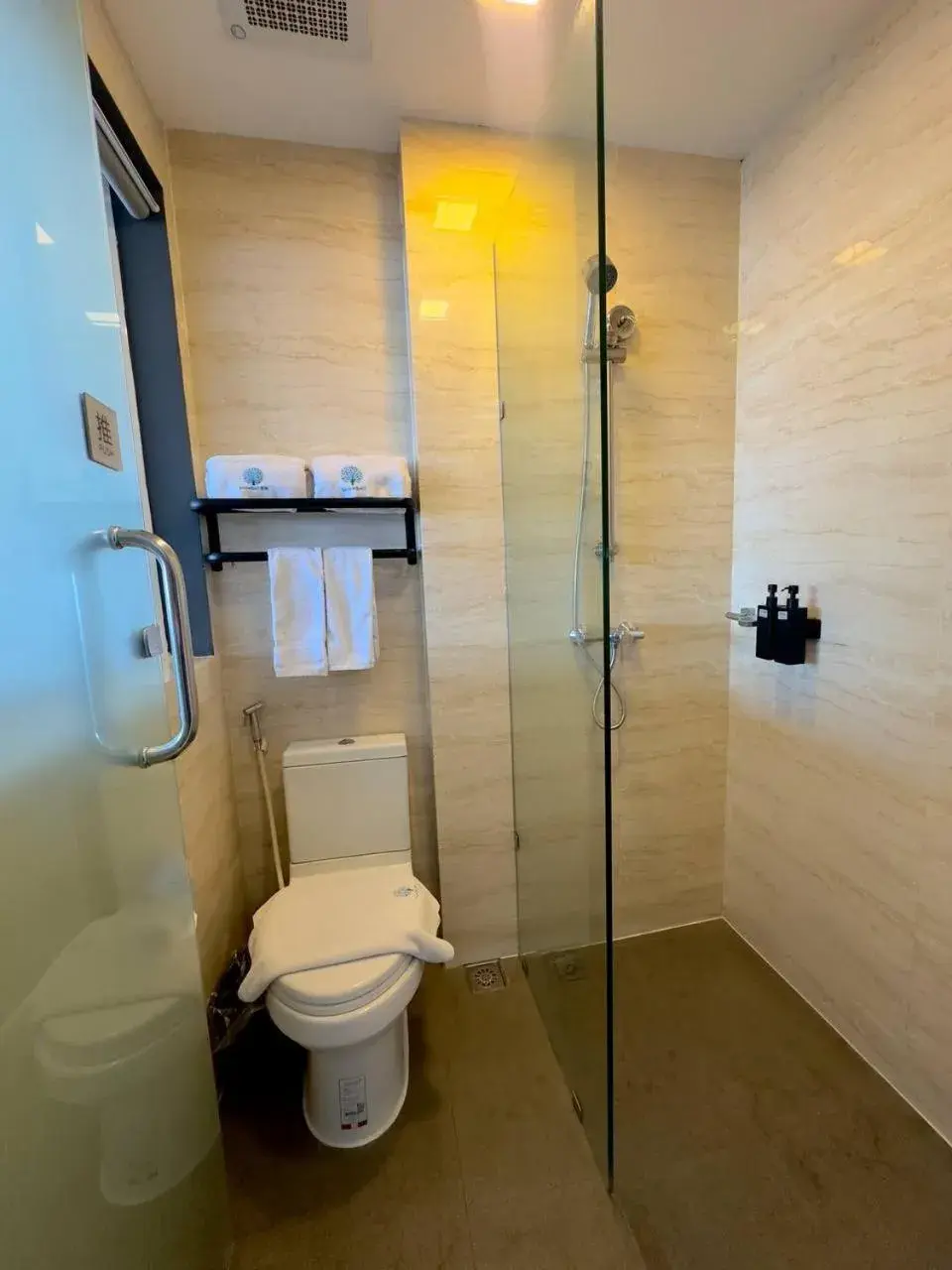 Landmark Twin Room - River View in The Snowbell Hotel & Spa at The Bridge Landmark Twin Room - River View in The Snowbell Hotel & Spa at The Bridge