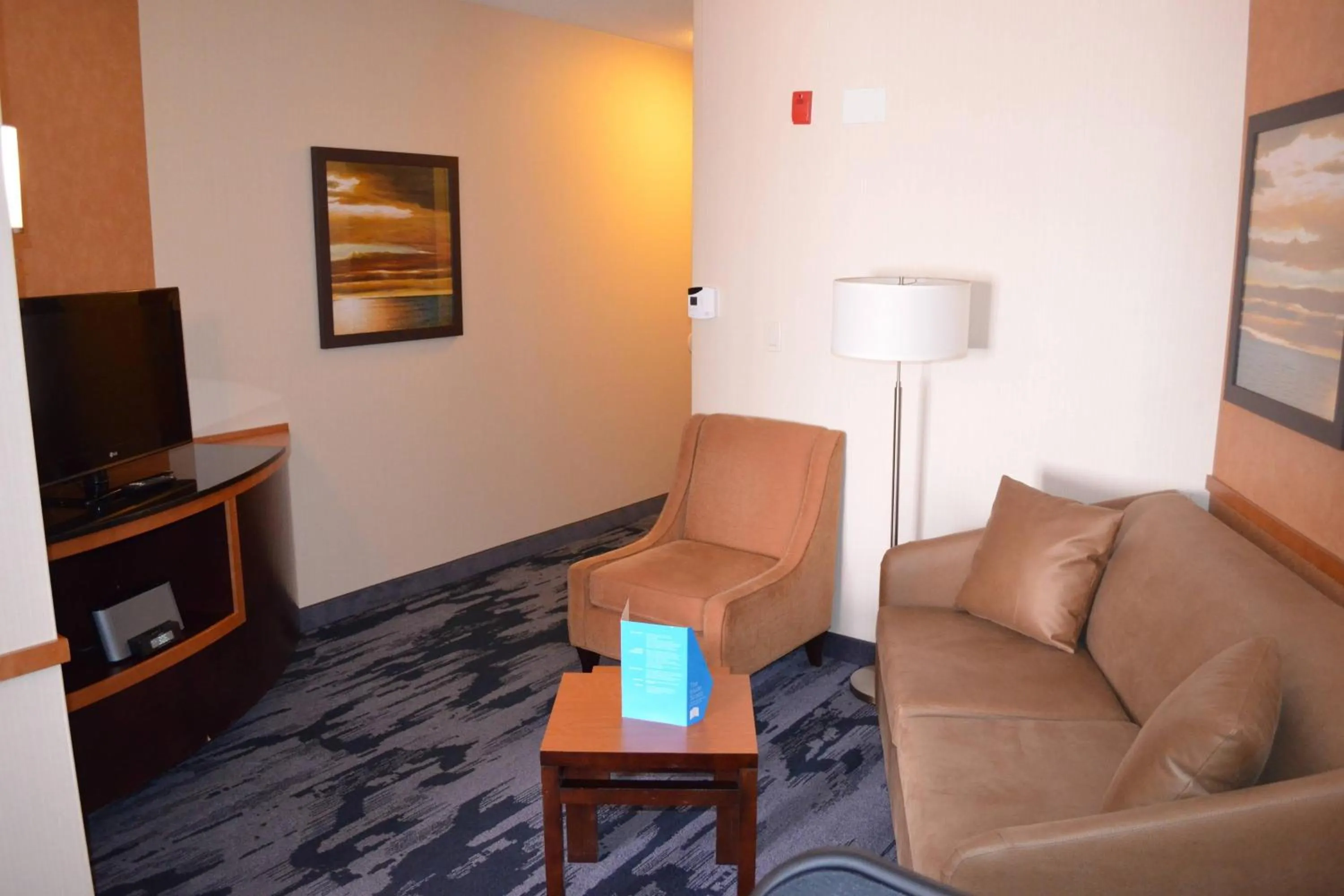 Living room in Fairfield Inn & Suites by Marriott Sault Ste. Marie