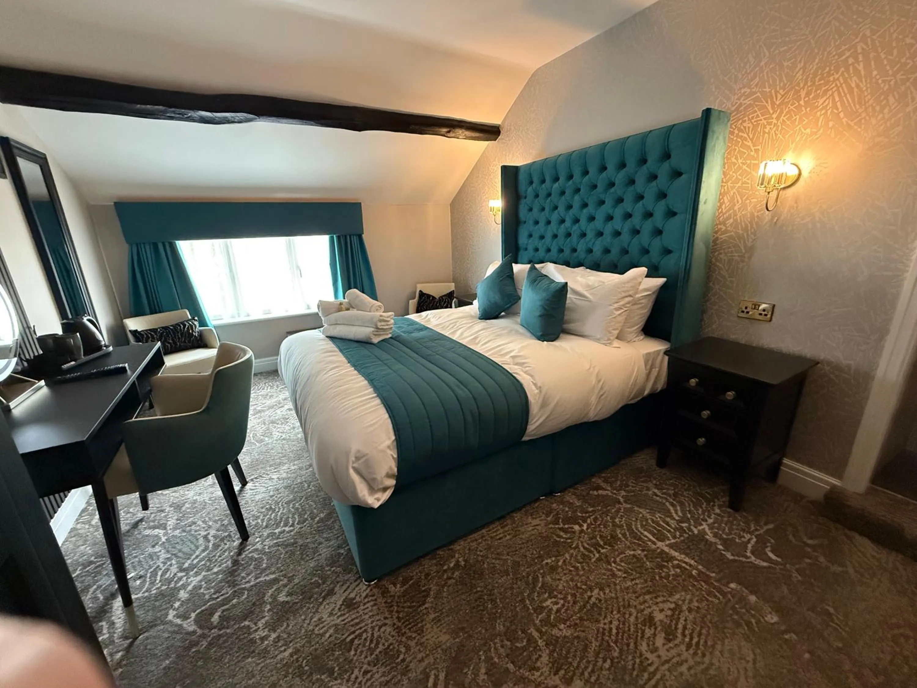 Bed in Lyons Woodlands Hall