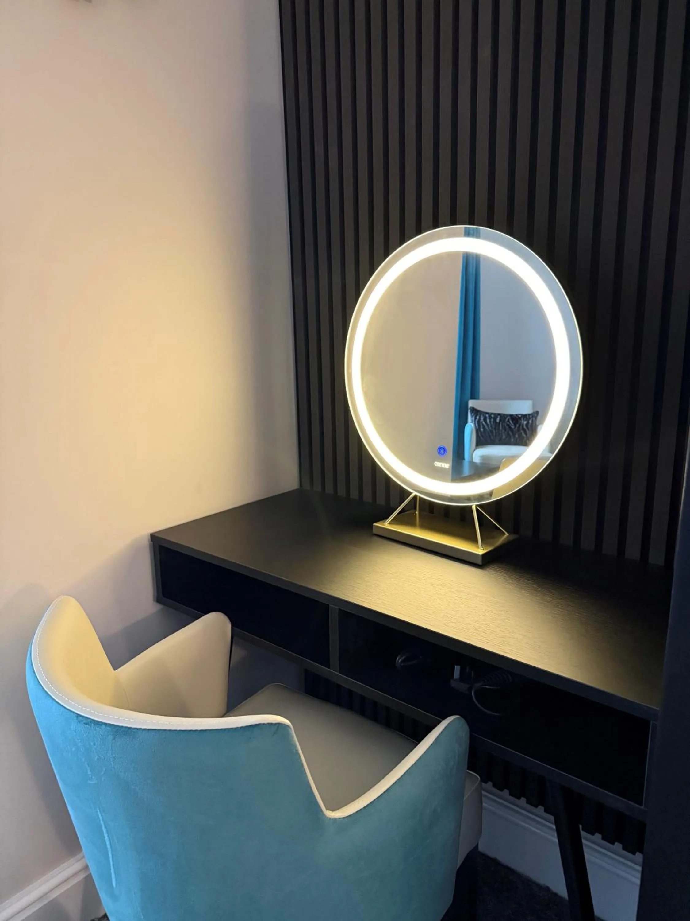 Lyons Woodlands Hall