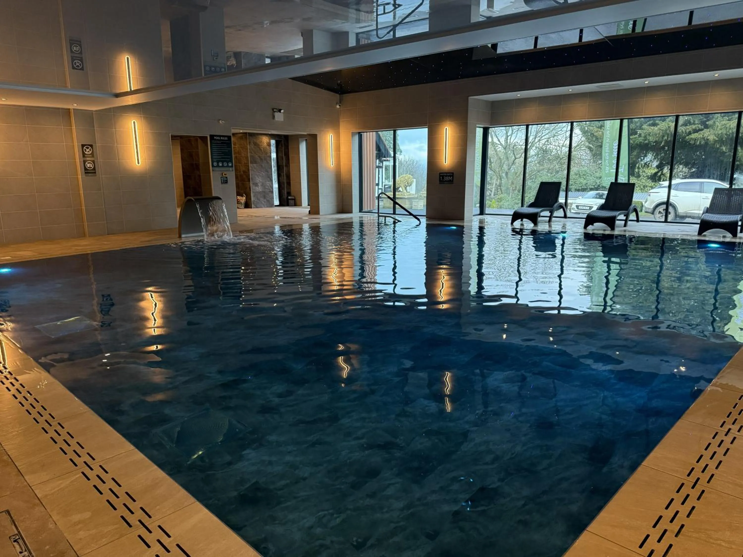 Swimming pool in Lyons Woodlands Hall