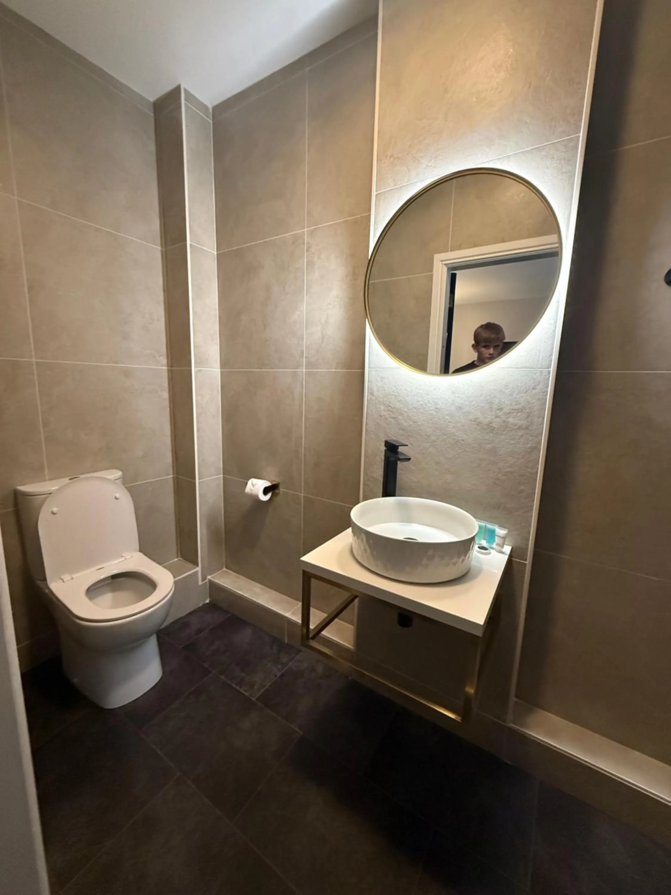 Lyons Woodlands Hall