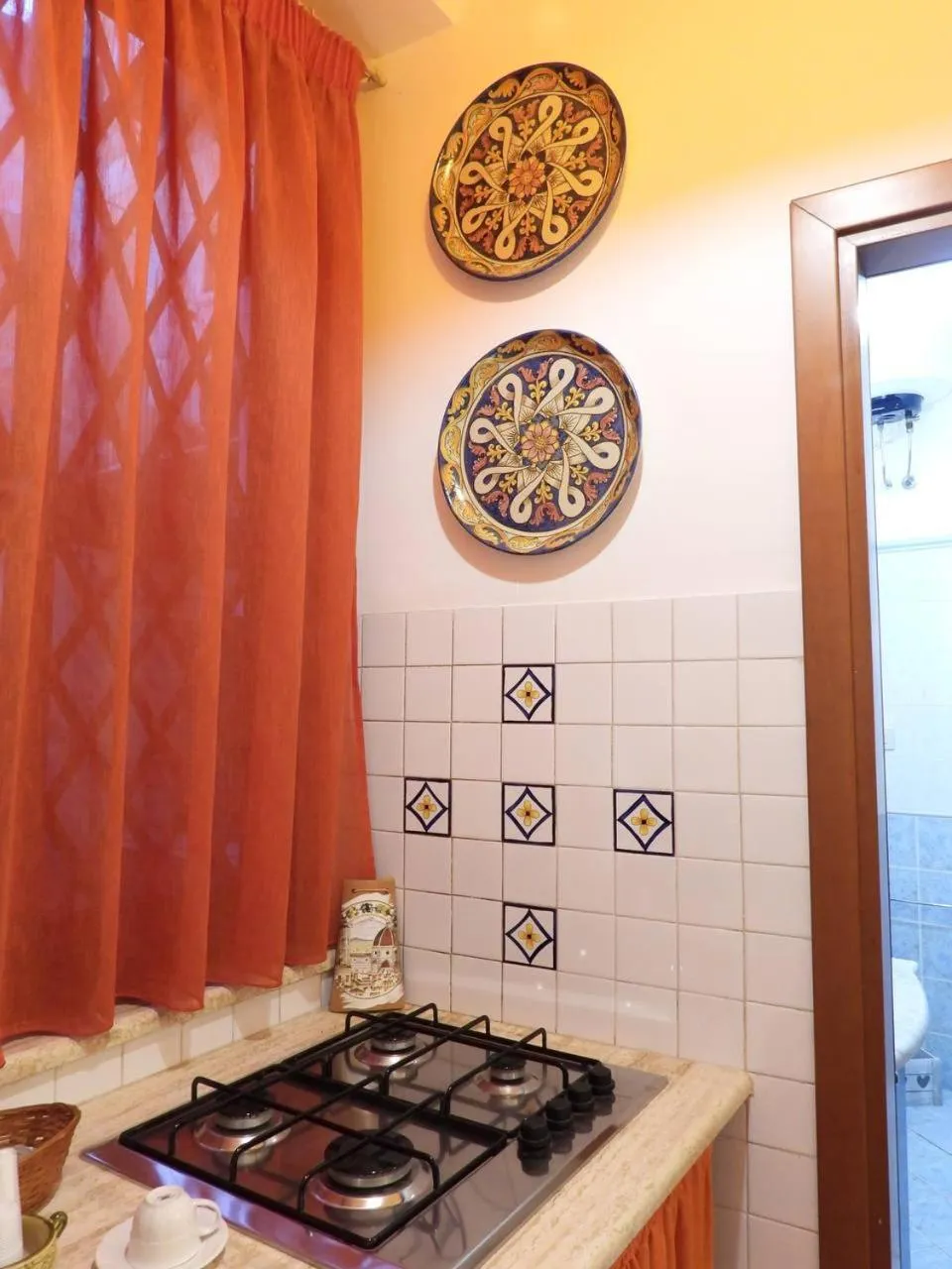 Kitchen or kitchenette in B&B Maria Piddu