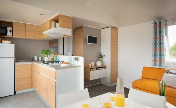 Kitchen or kitchenette in Camping La Pinède