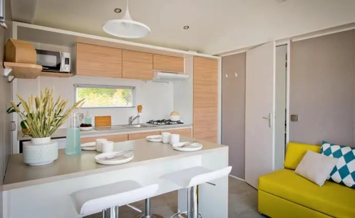 Kitchen or kitchenette in Camping La Pinède