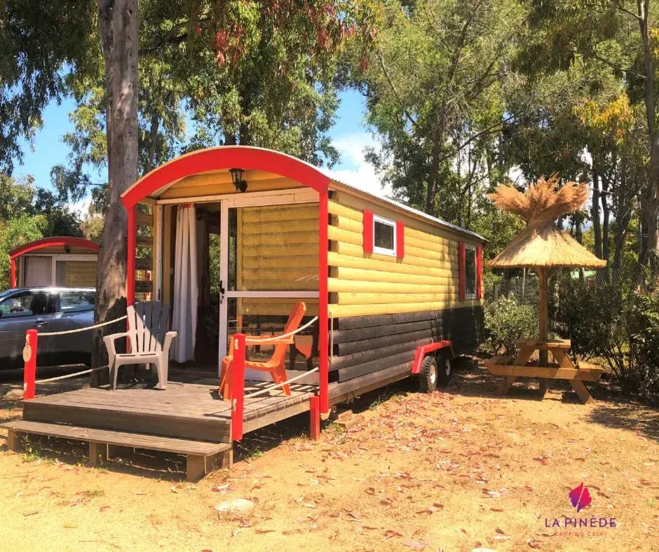 Roulotte Agriate in Camping La Pinède Roulotte Agriate in Camping La Pinède