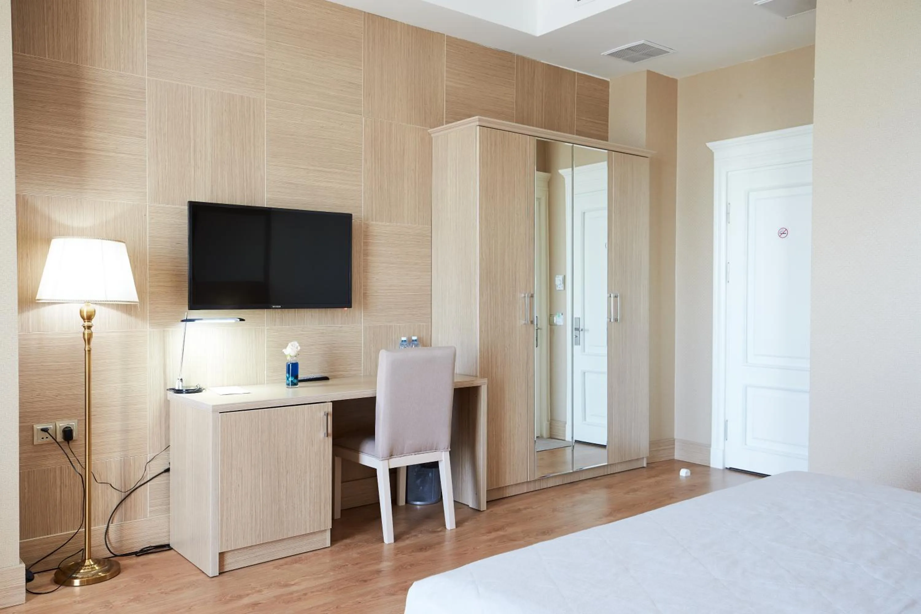 Bedroom, Bed in NOBEL Hotel