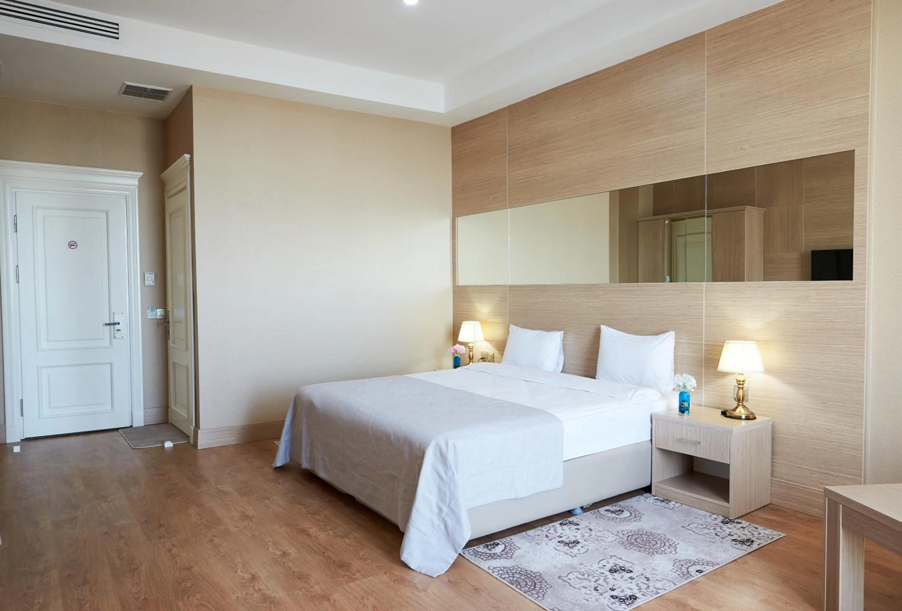 Bedroom, Bed in NOBEL Hotel