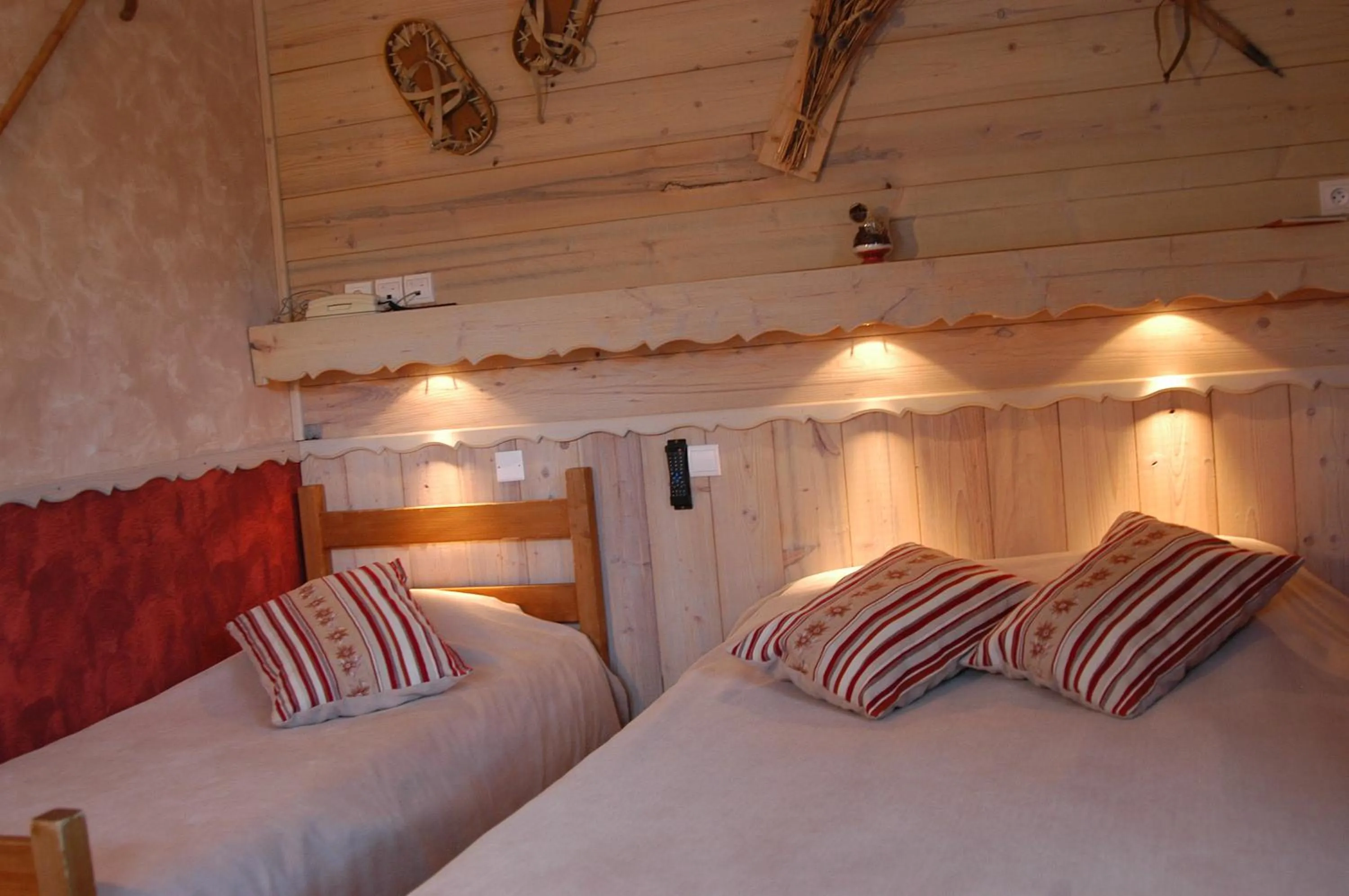 Decorative detail, Bed in La Boule de Neige