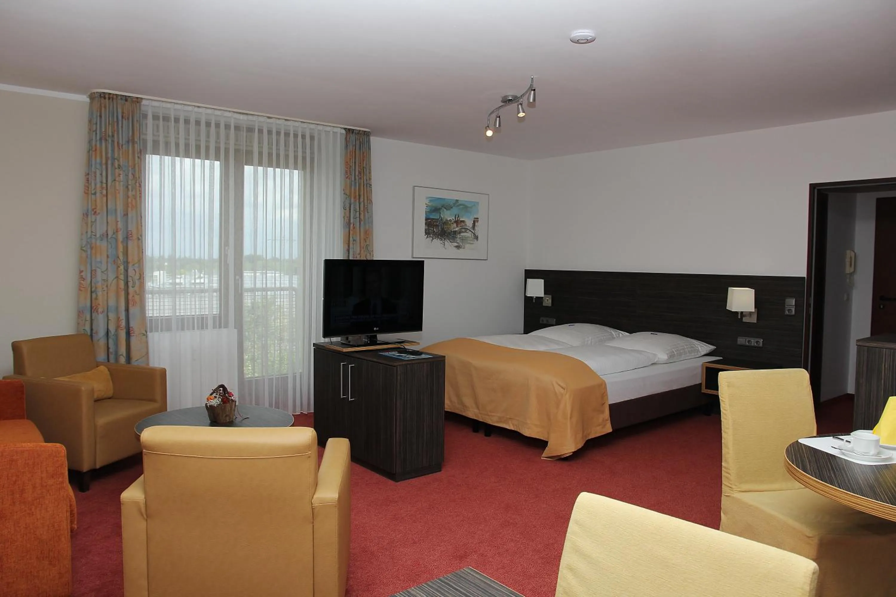 Photo of the whole room, Bed in Hotel Gästehaus Forum am Westkreuz