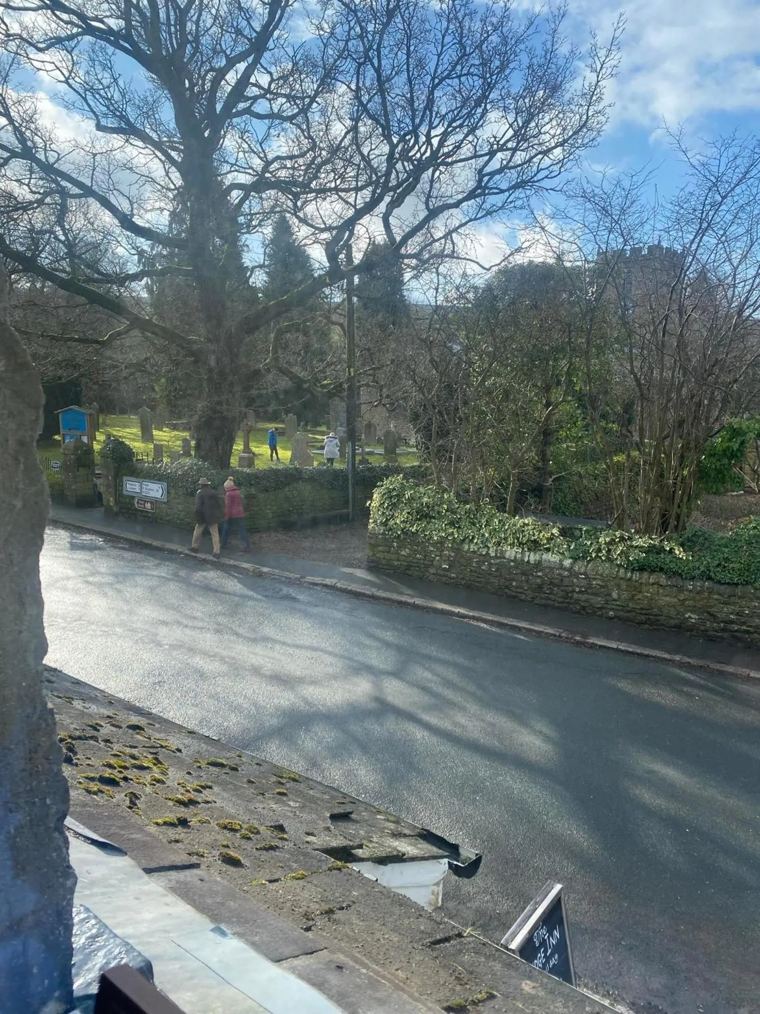 Neighbourhood in The Bridge Inn