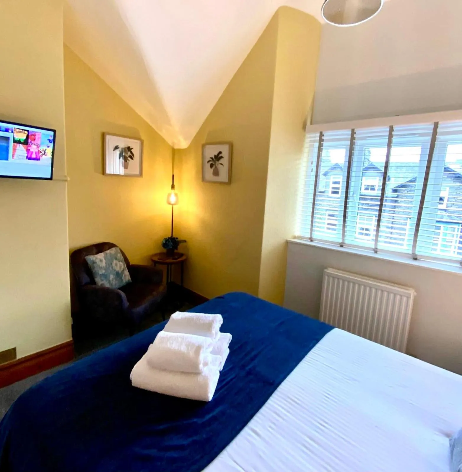 Bed in 3 Cambridge Villas