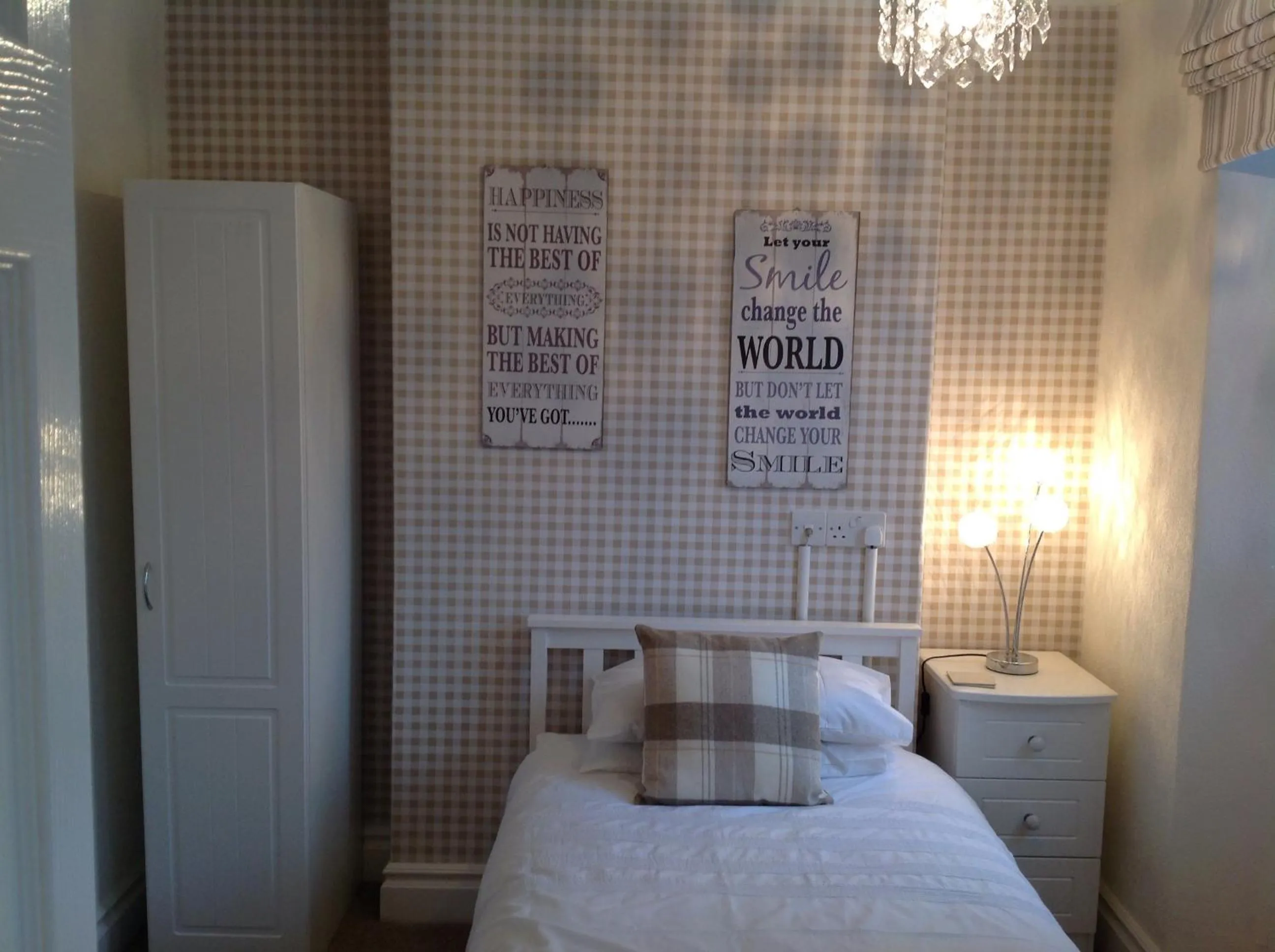 Bed in 3 Cambridge Villas