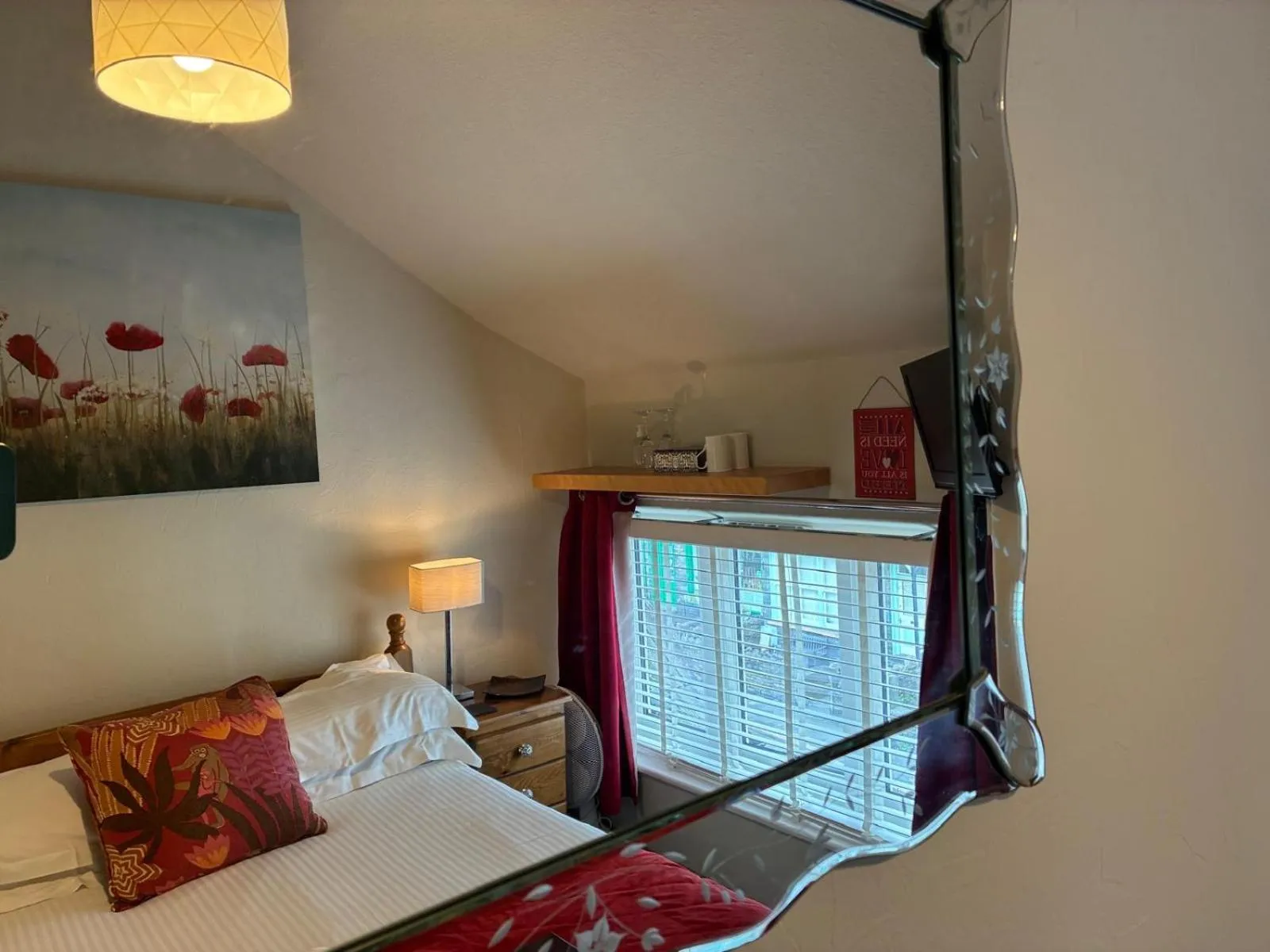 Bed in 3 Cambridge Villas