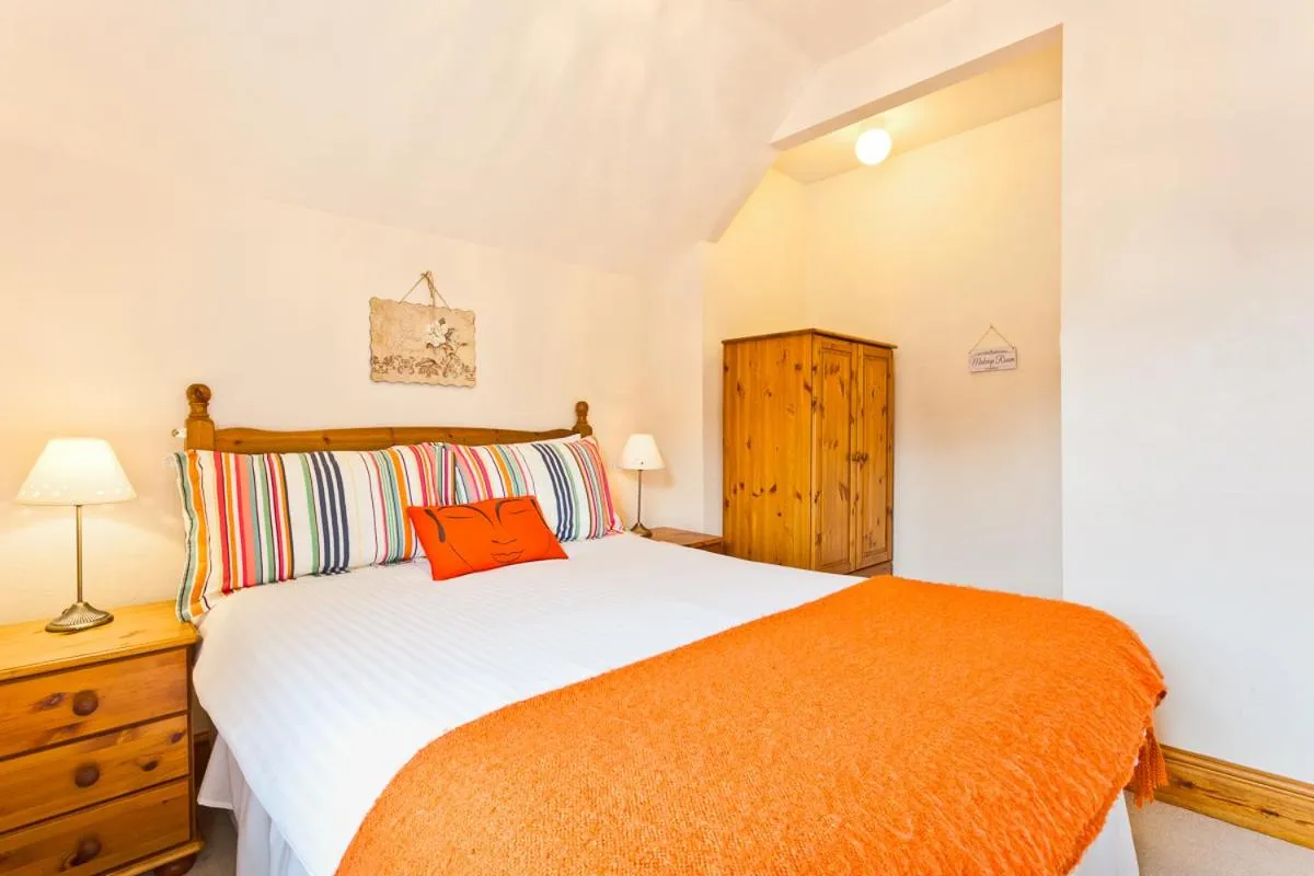 Bed in 3 Cambridge Villas