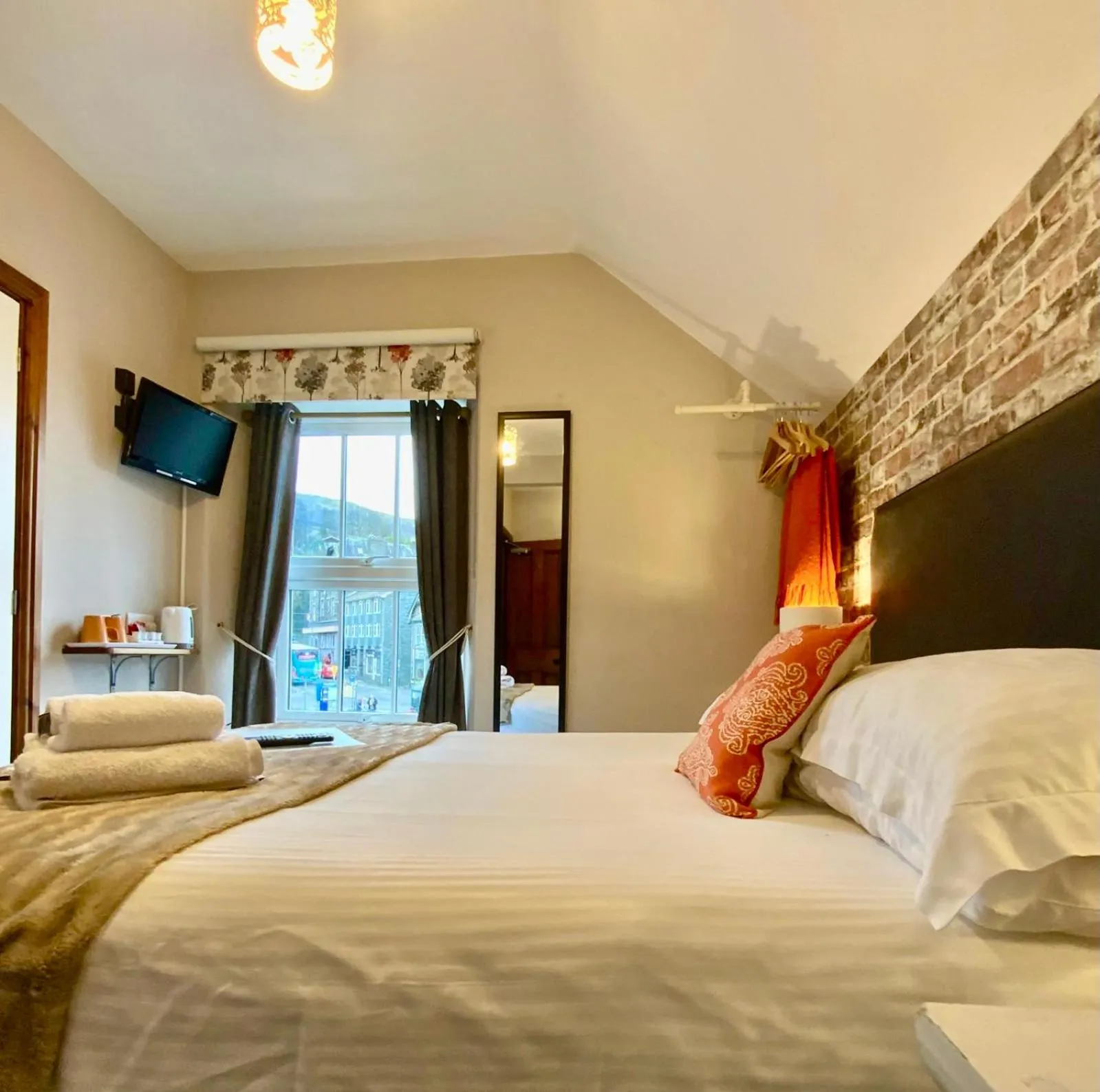 Bed in 3 Cambridge Villas